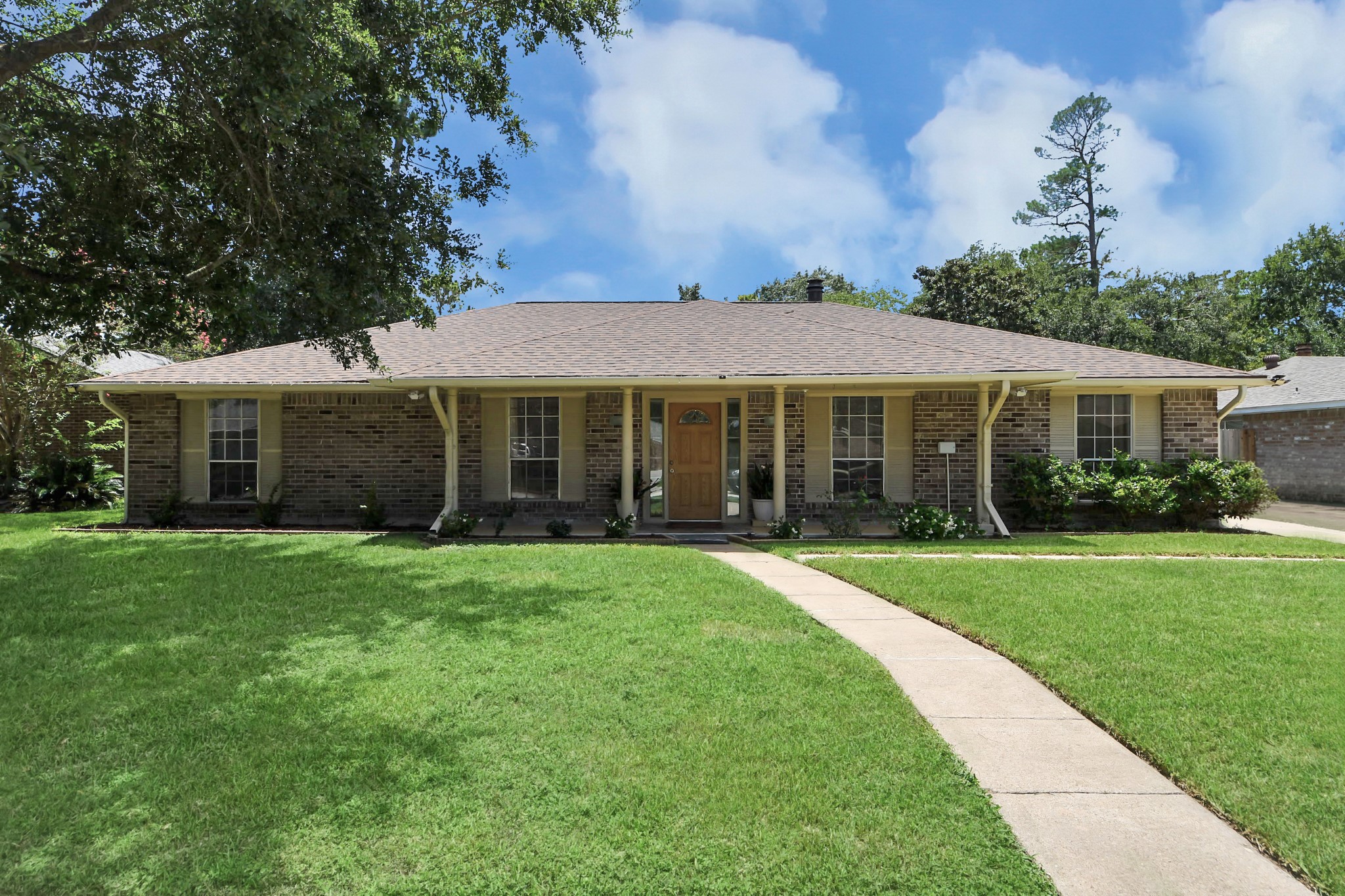 12415 Campos Drive Property Photo 2