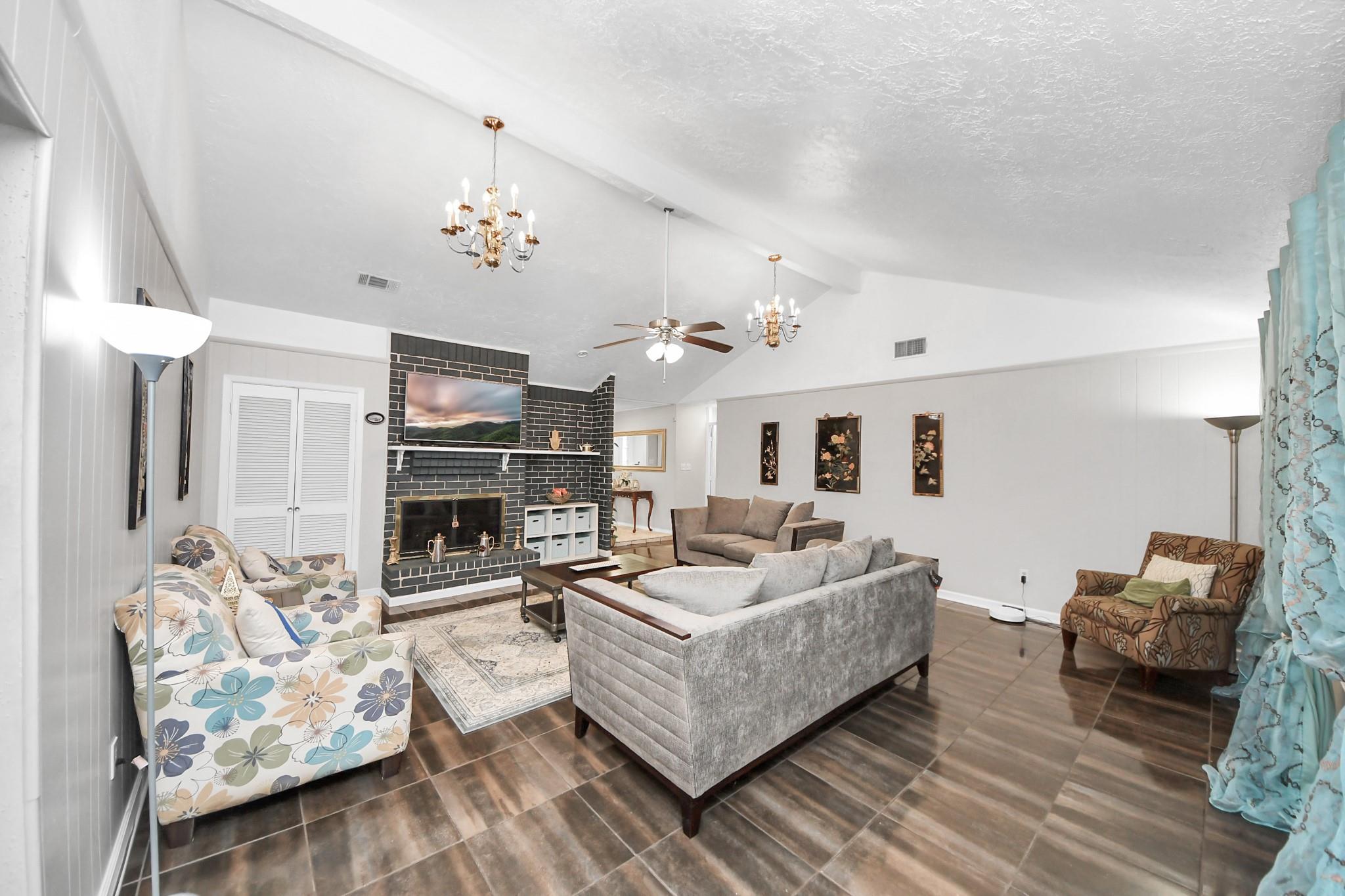 12415 Campos Drive, Houston Tx 77065 Property Photo 11