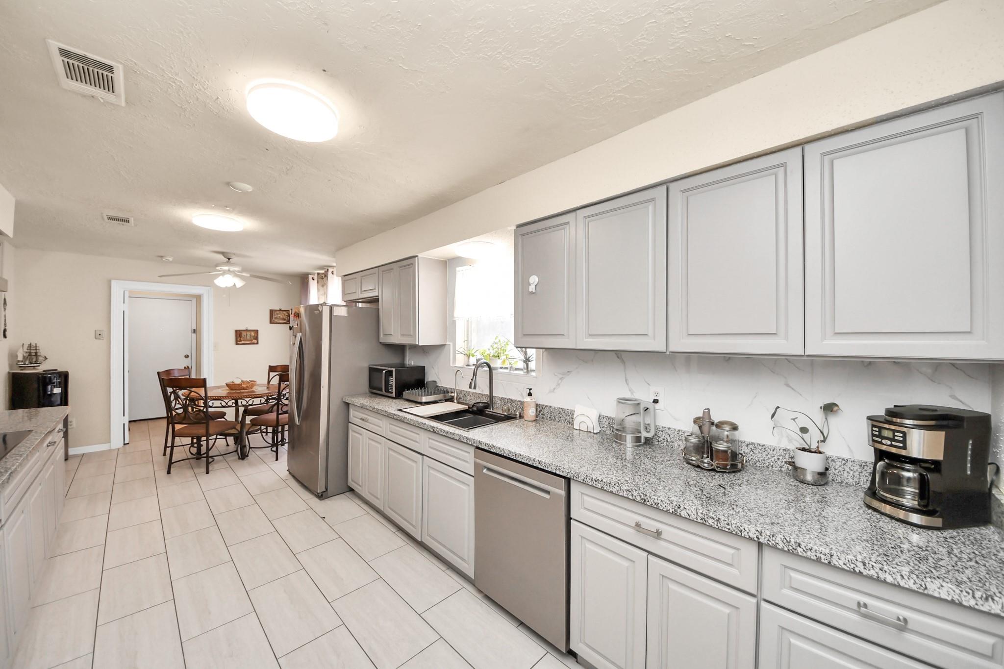 12415 Campos Drive, Houston Tx 77065 Property Photo 23