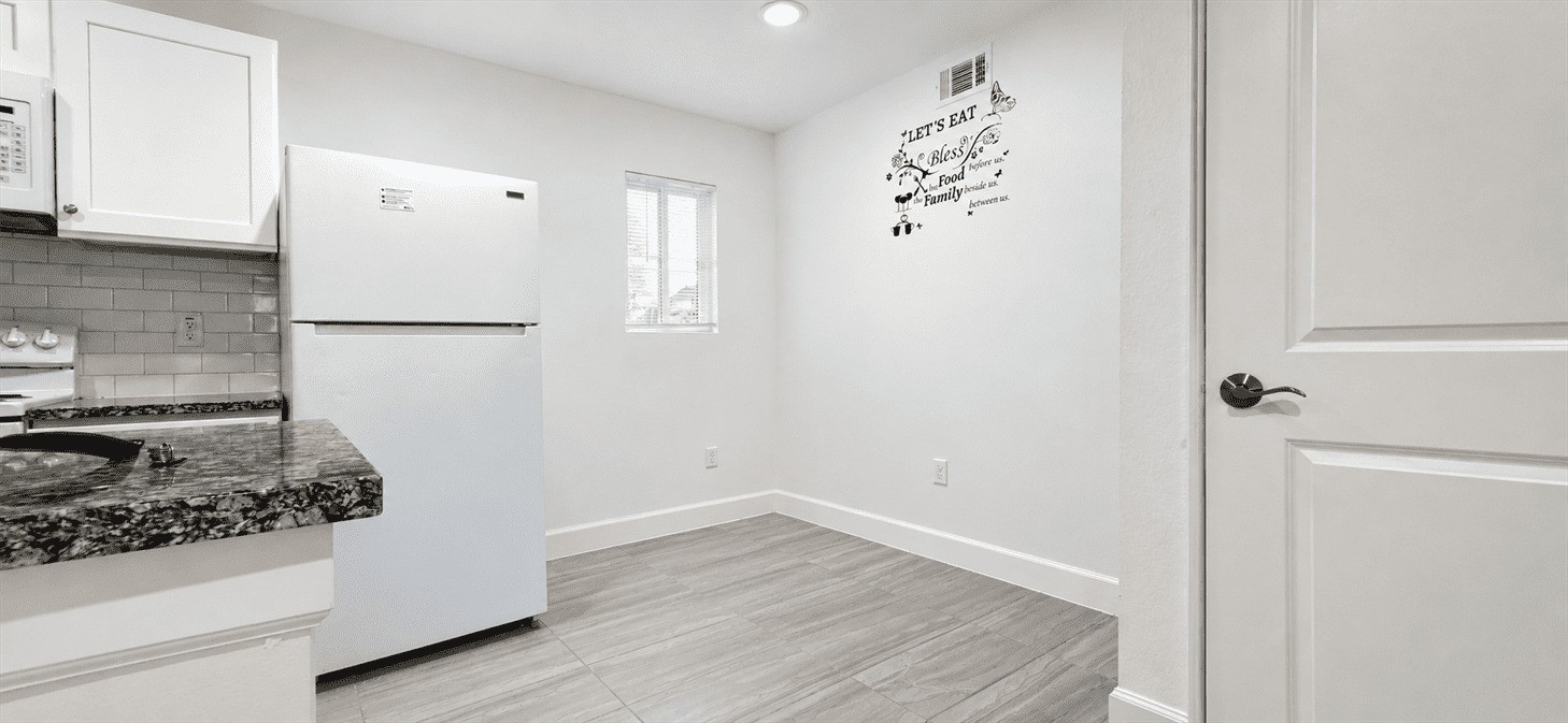 4404 Bellfort Ave 8 Property Photo 2