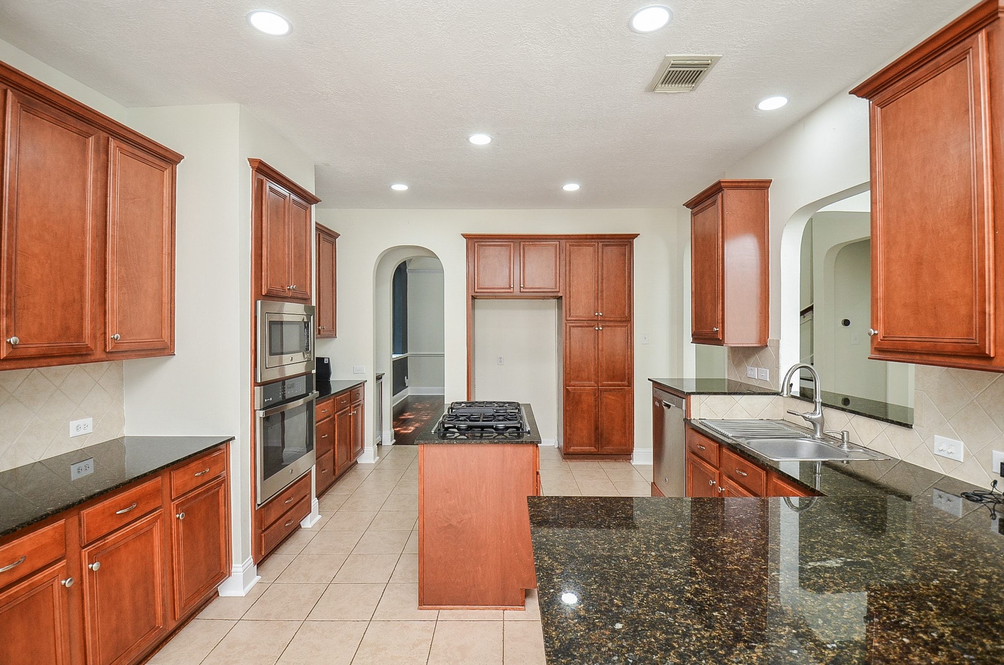 2735 Driftwood Drive Property Photo 10