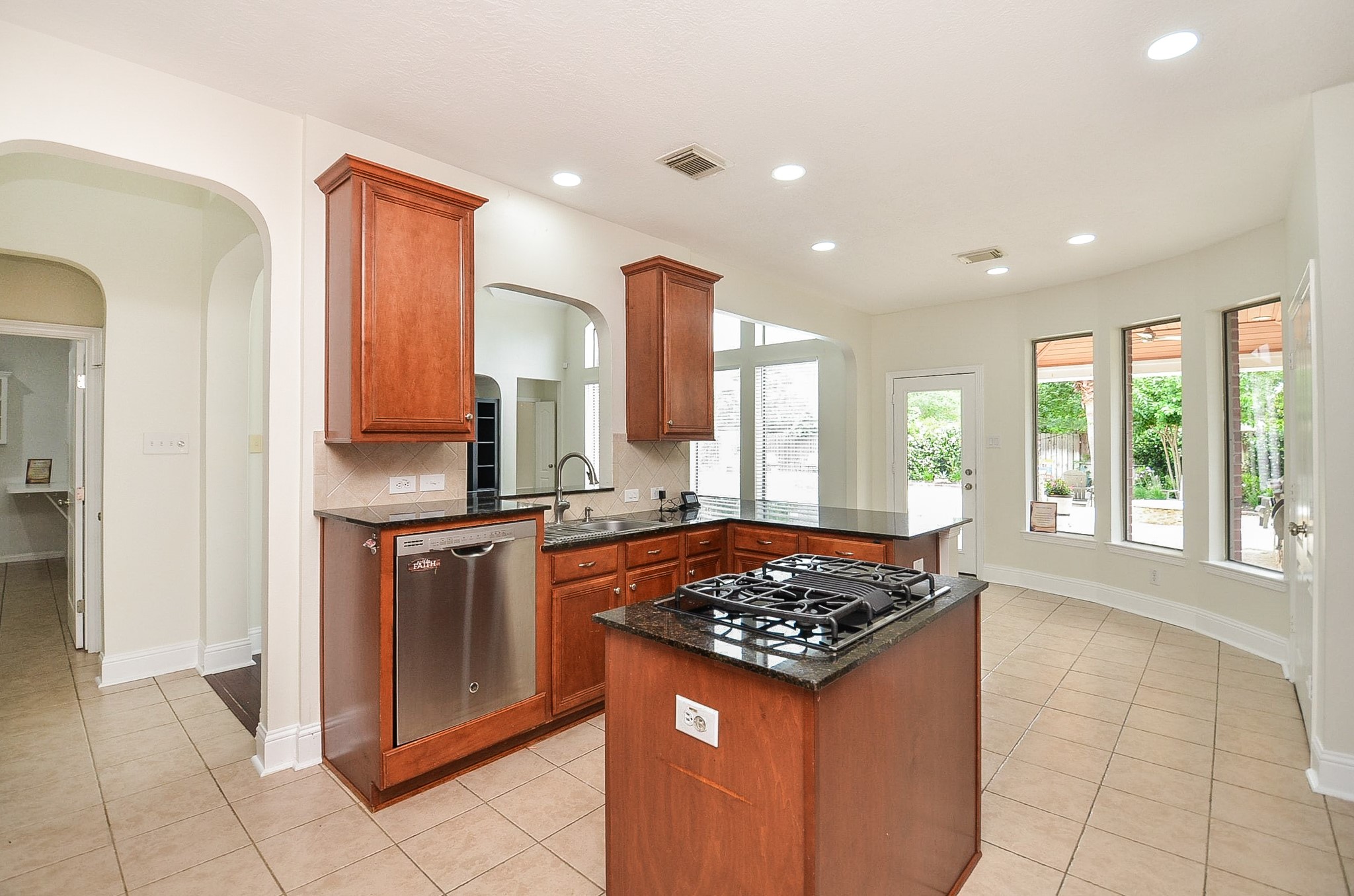 2735 Driftwood Drive Property Photo 11