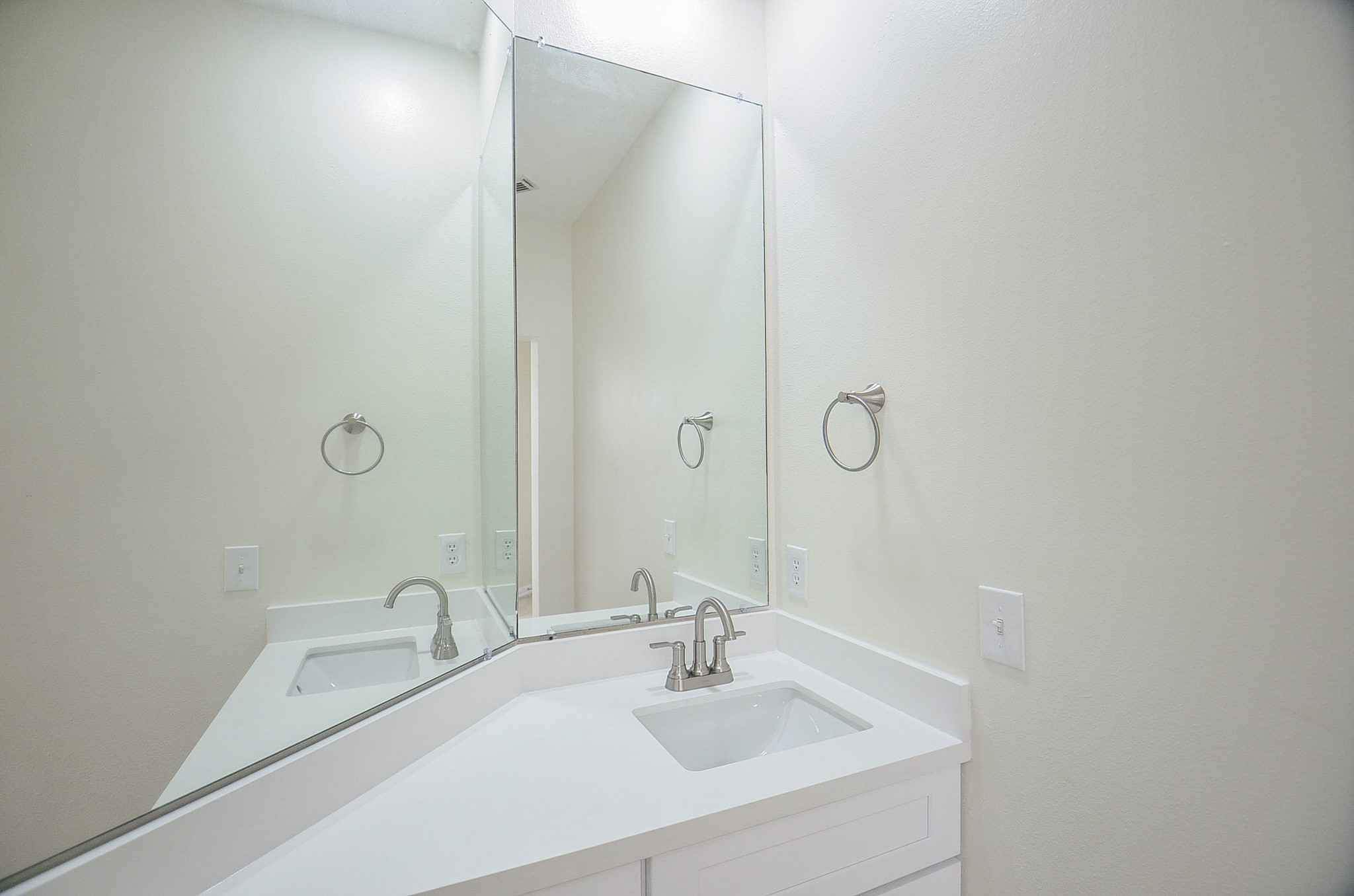 2735 Driftwood Drive Property Photo 19