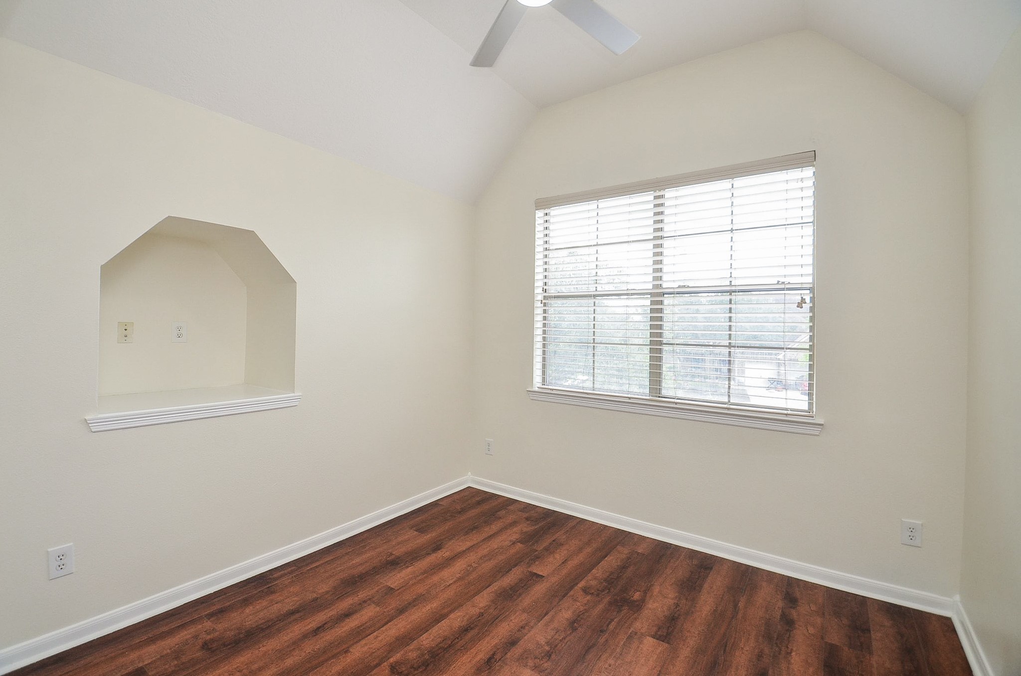 2735 Driftwood Drive Property Photo 23