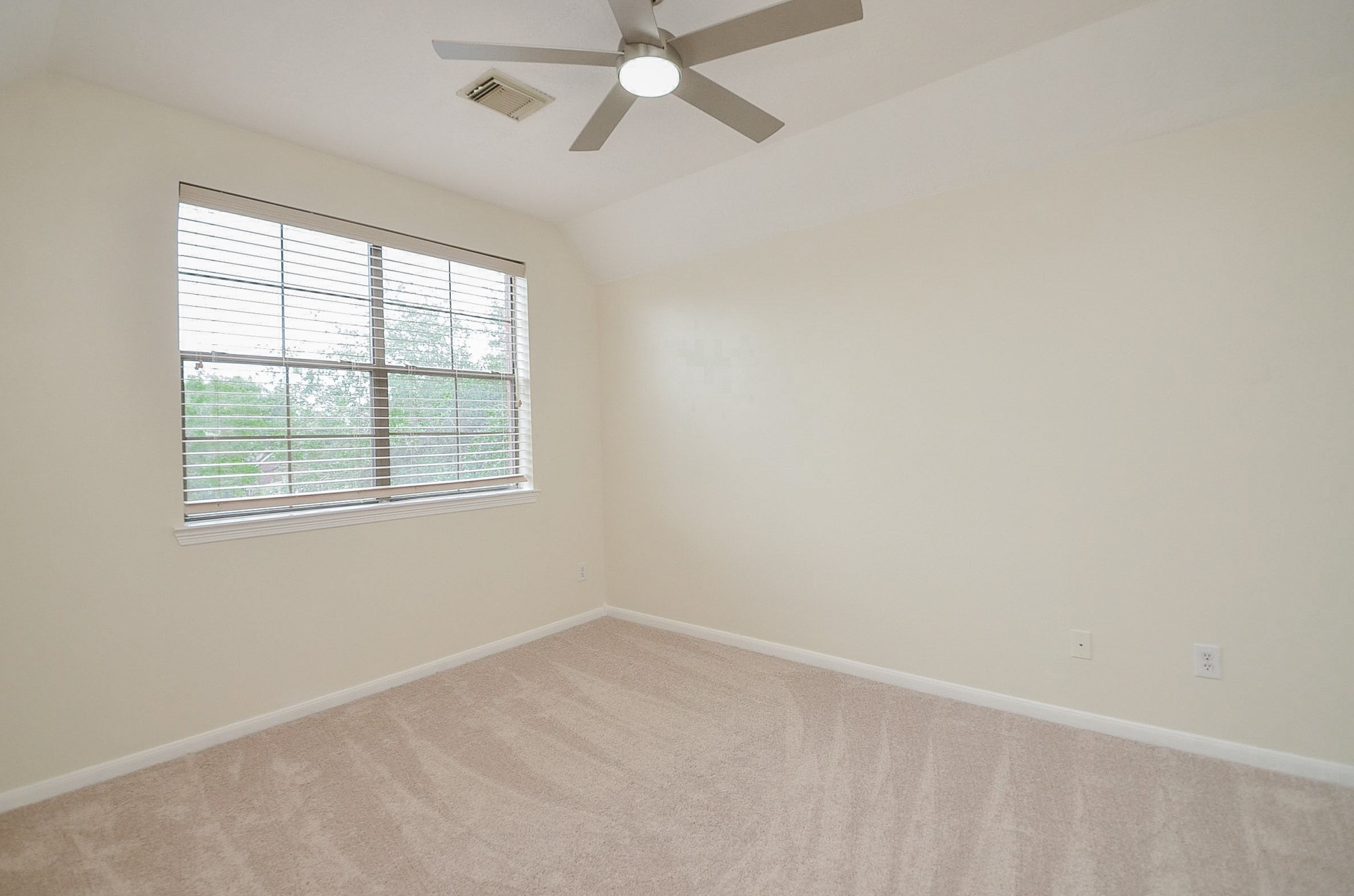 2735 Driftwood Drive Property Photo 27