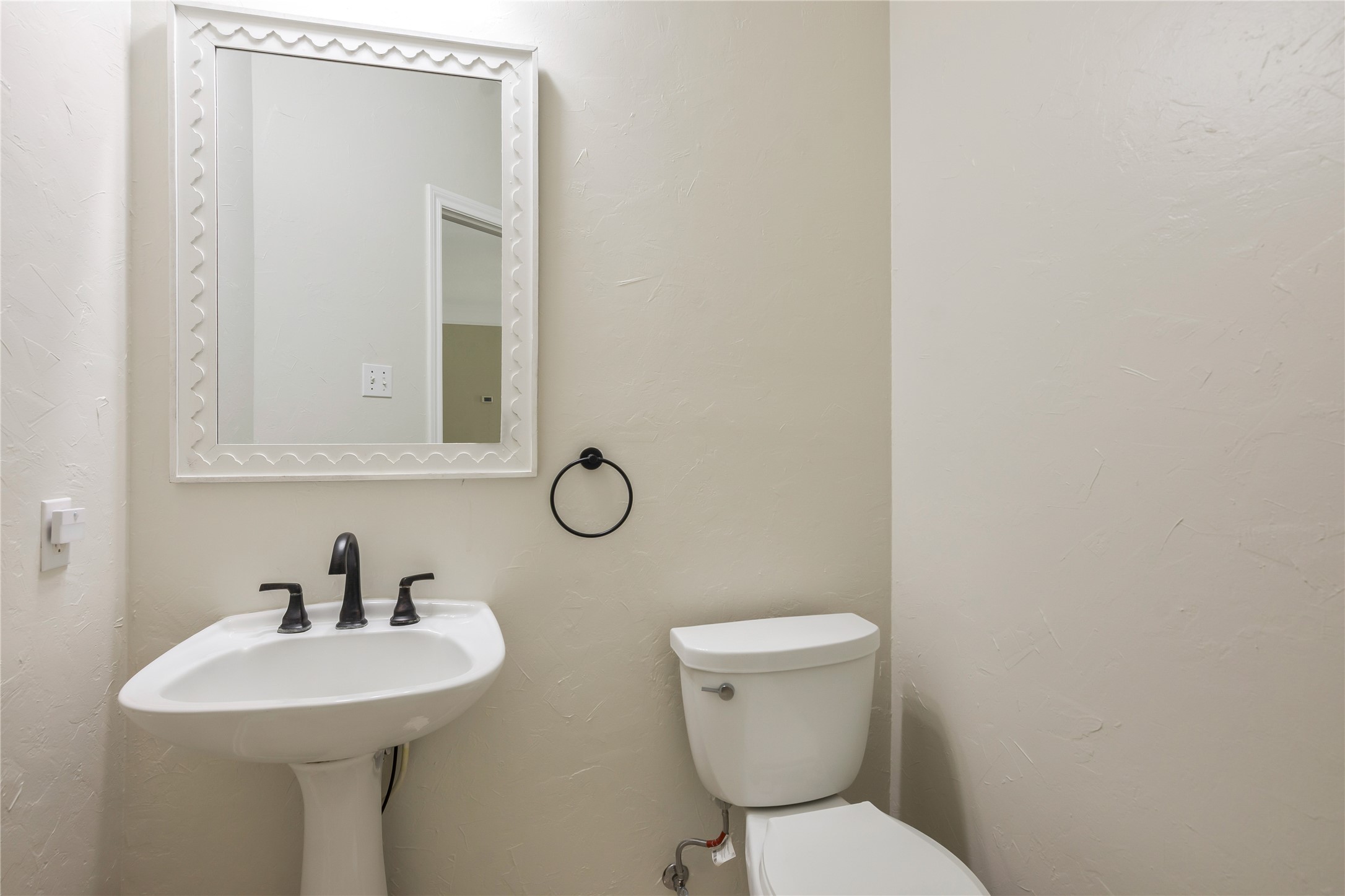 16410 Avenplace Road Property Photo 24