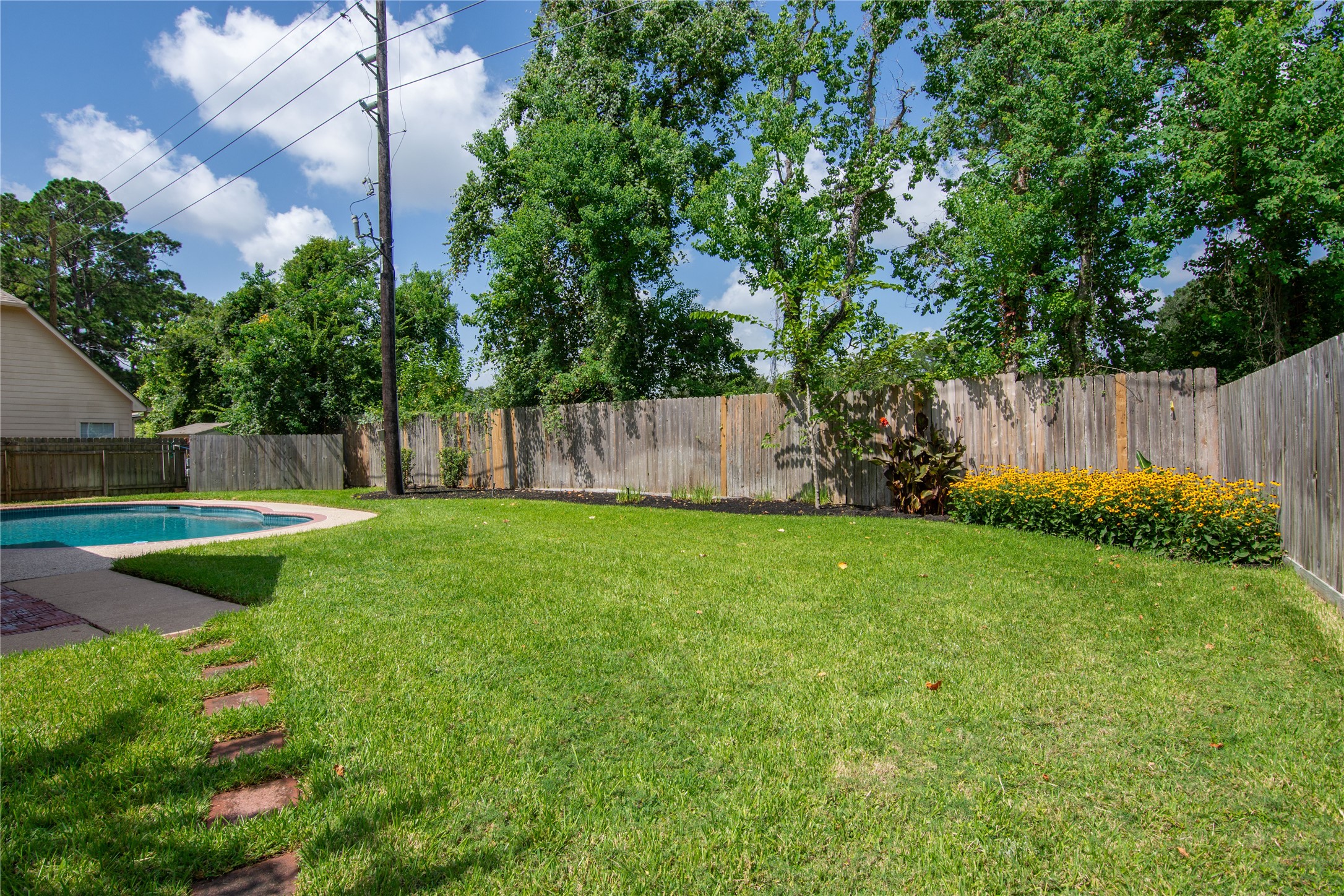 16410 Avenplace Road Property Photo 34