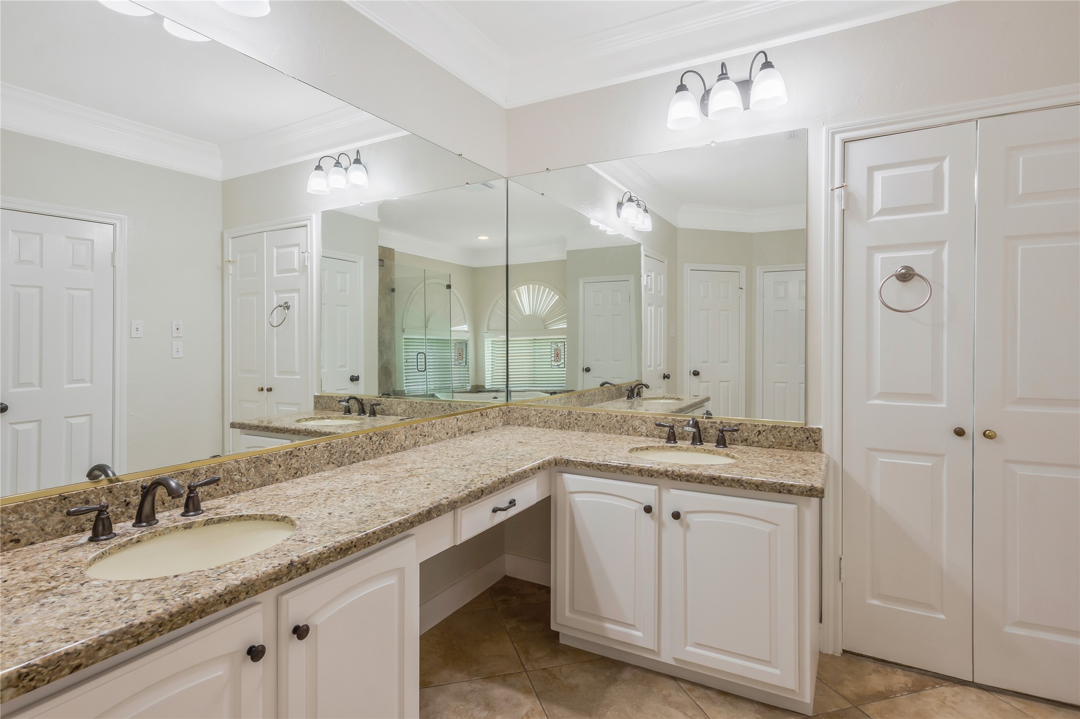 16410 Avenplace Road Property Photo 37