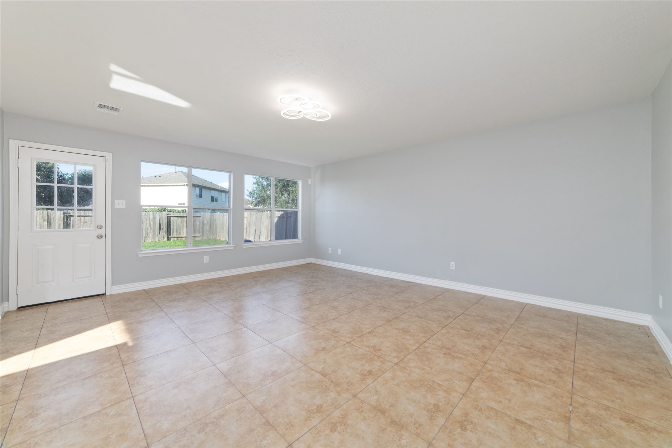 12418 Magnolia Canyon Property Photo 5