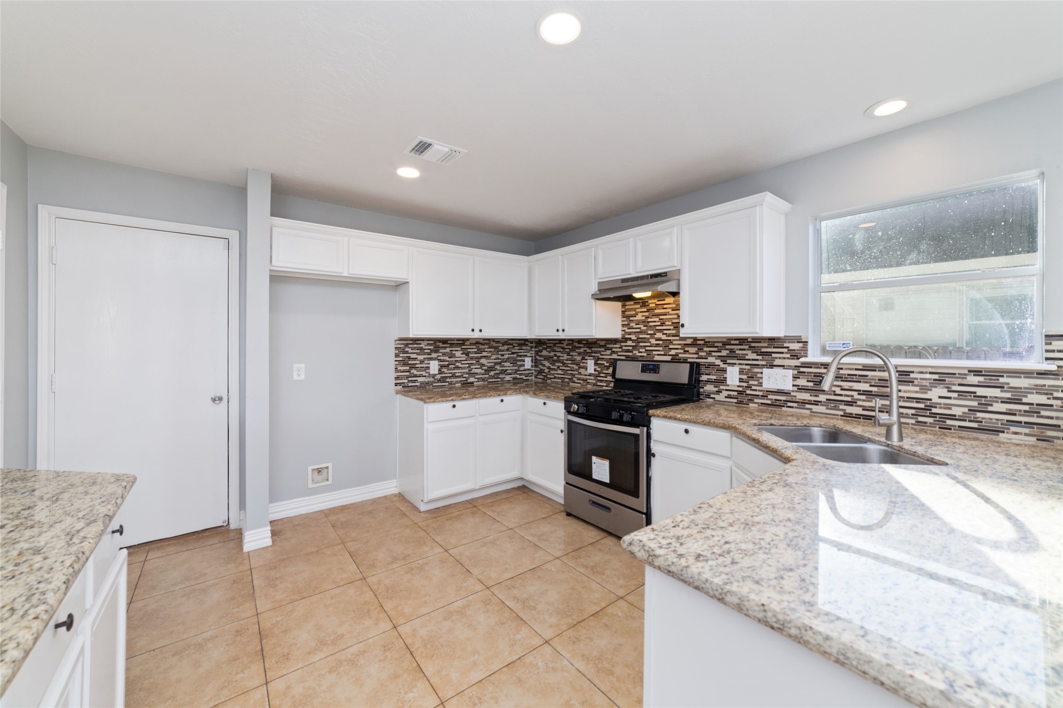 12418 Magnolia Canyon Property Photo 9