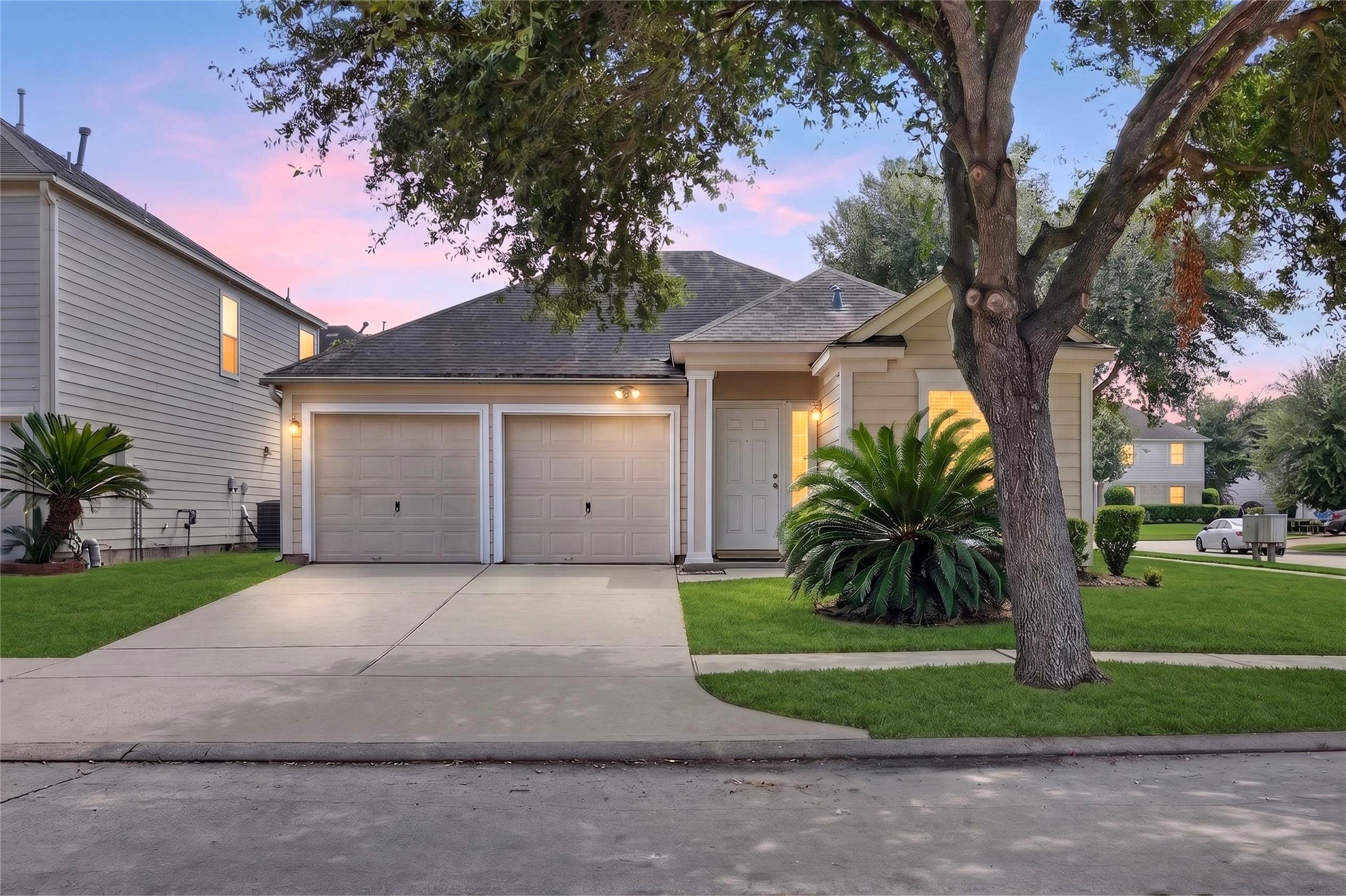 12835 Wisteria Park Drive Property Photo 1