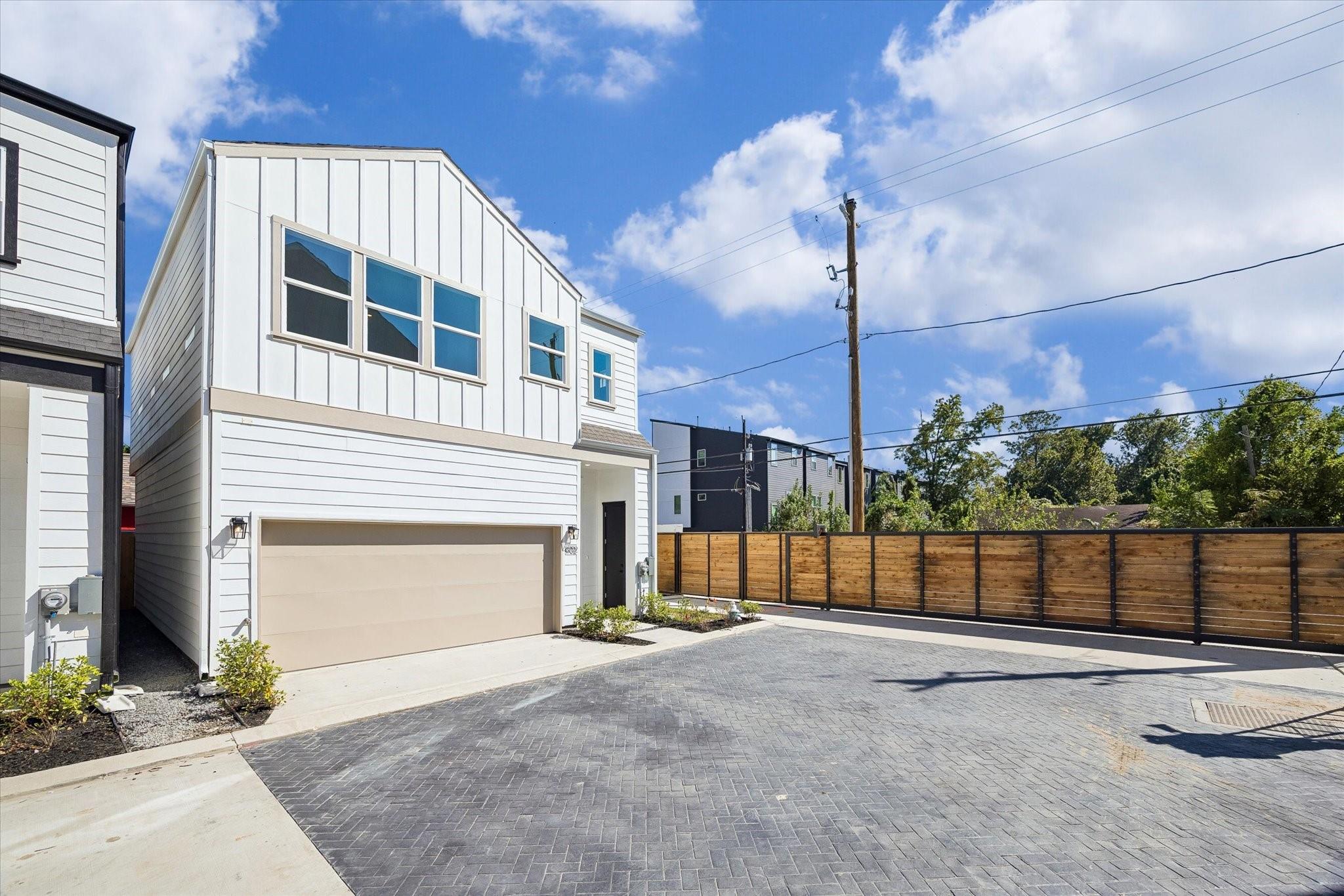 6704 Zaken Road, Houston Tx 77091 Property Photo 2