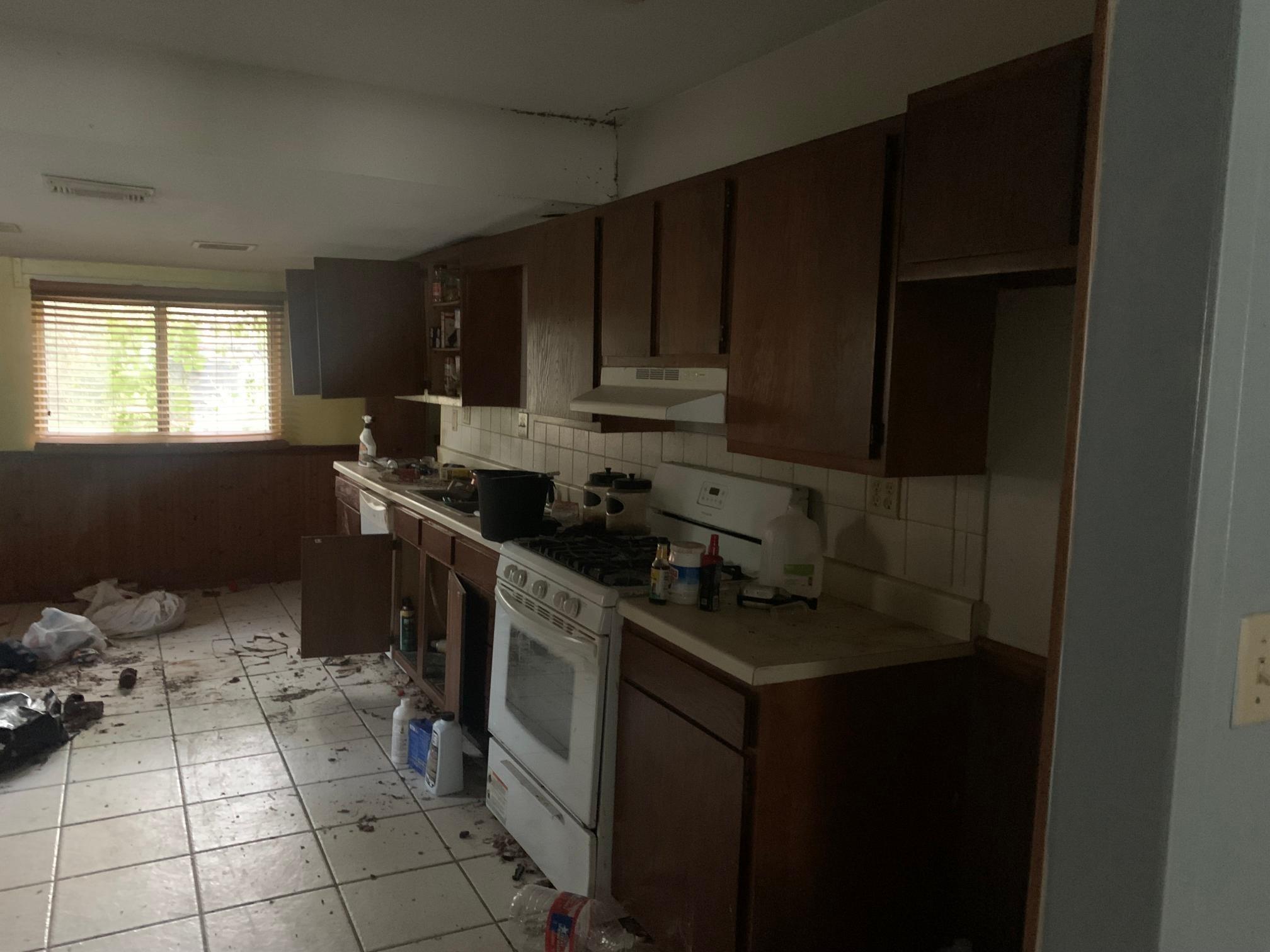 215 Jasmine Street, Lake Jackson Tx 77566 Property Photo 12