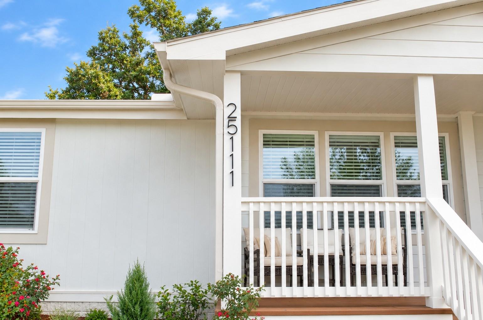 25111 Alamoway Property Photo 2