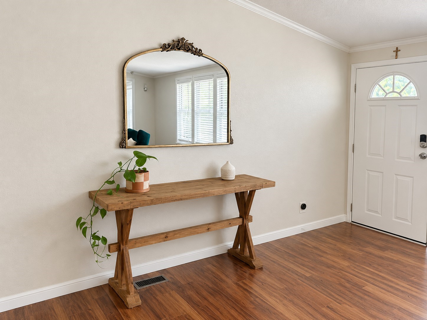 25111 Alamoway Property Photo 5