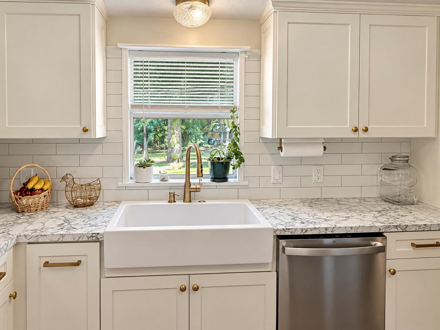25111 Alamoway Property Photo 11
