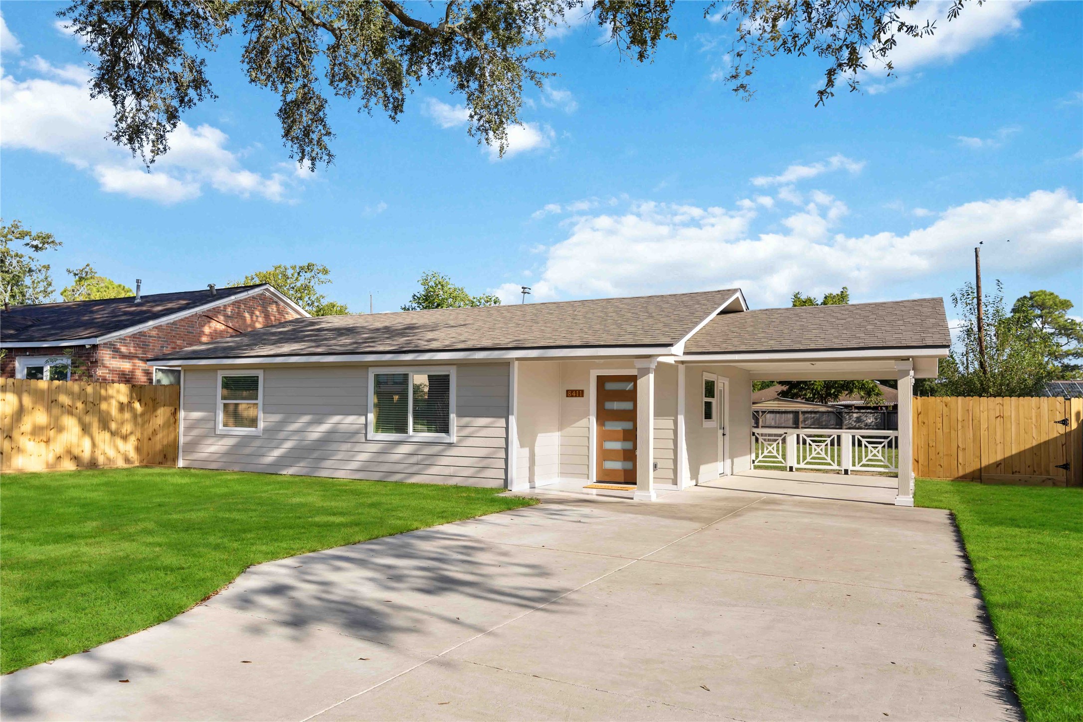 8411 Botany Lane Property Photo 2