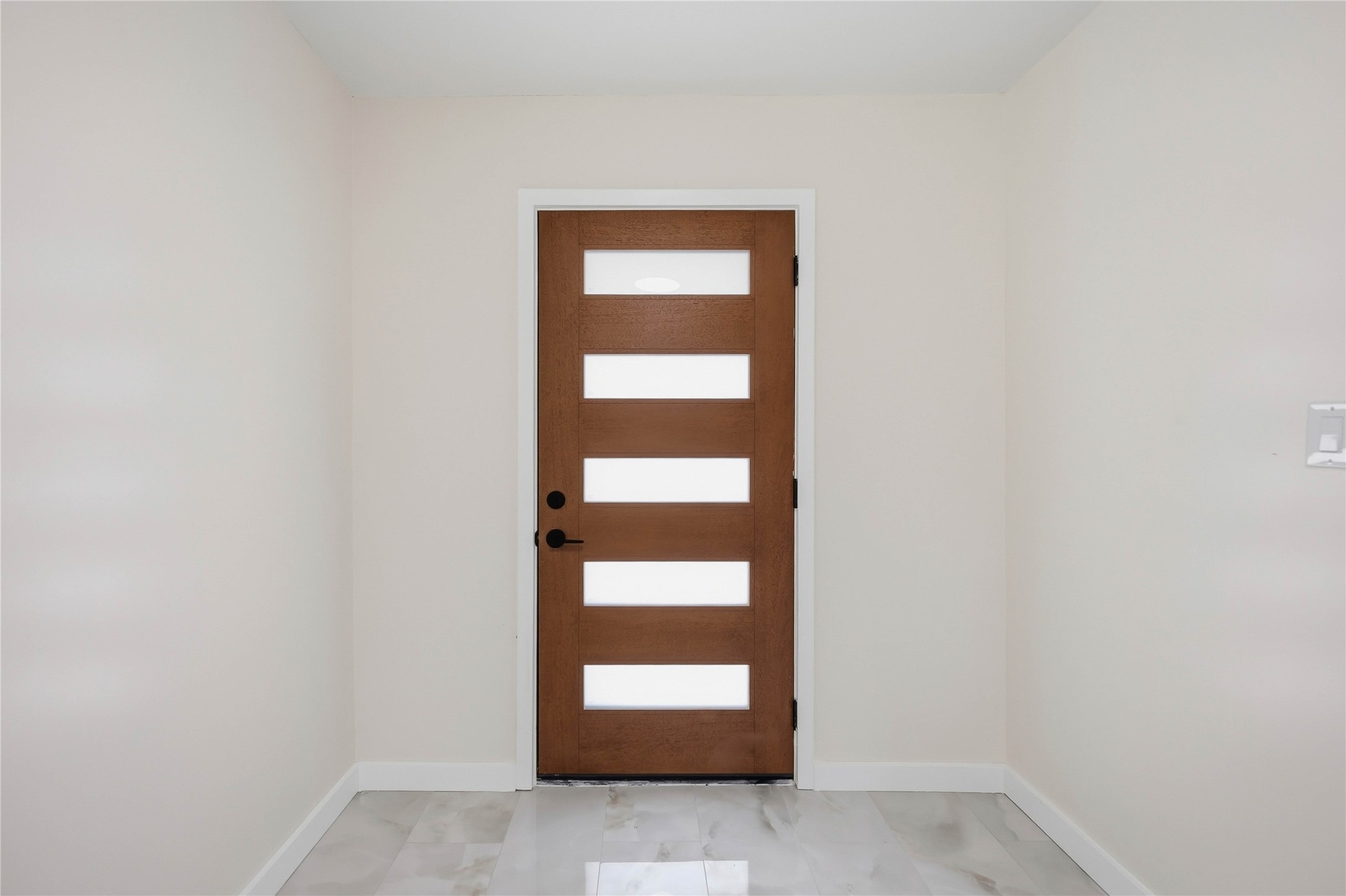 8411 Botany Lane Property Photo 4
