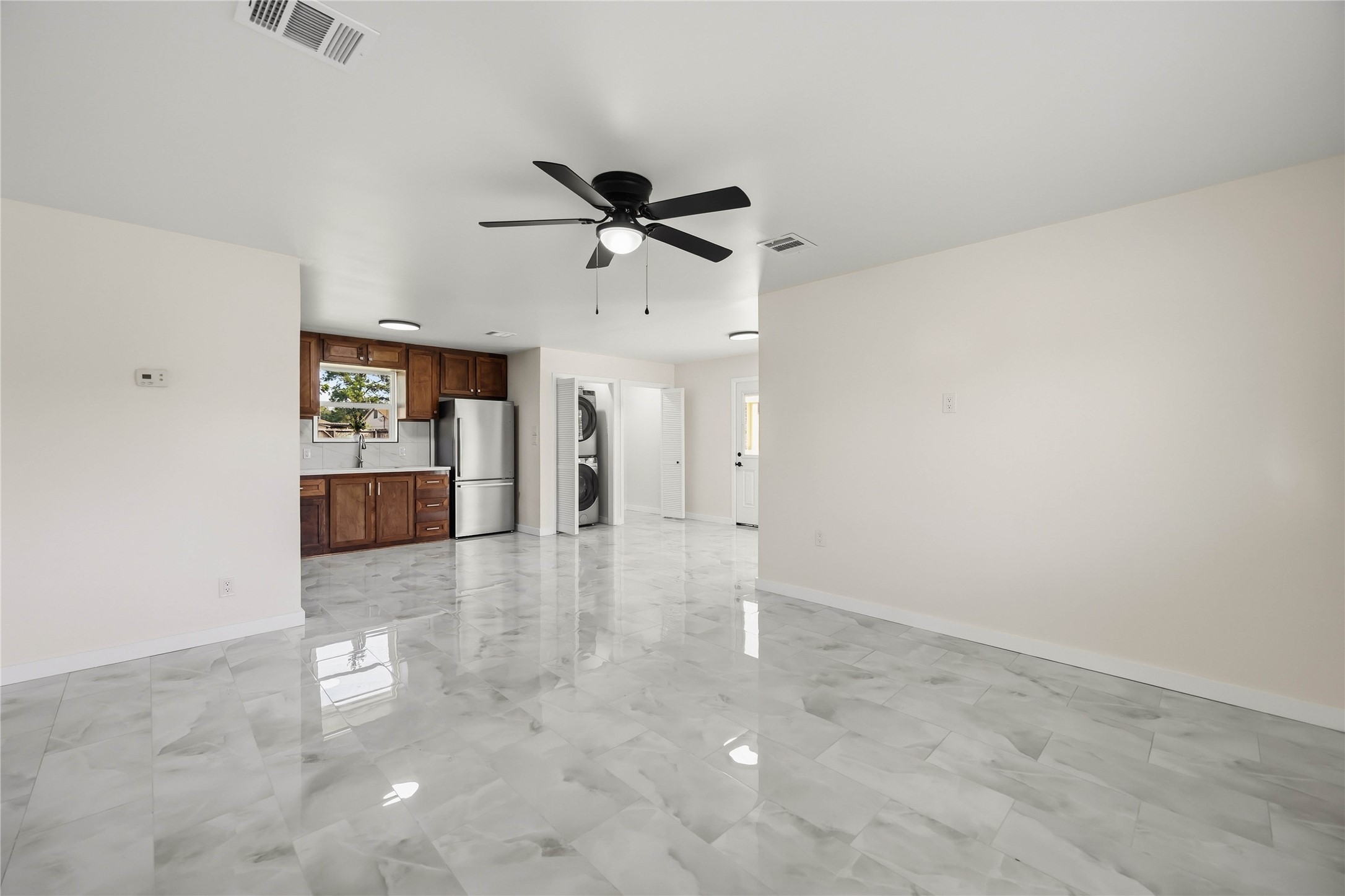 8411 Botany Lane Property Photo 6