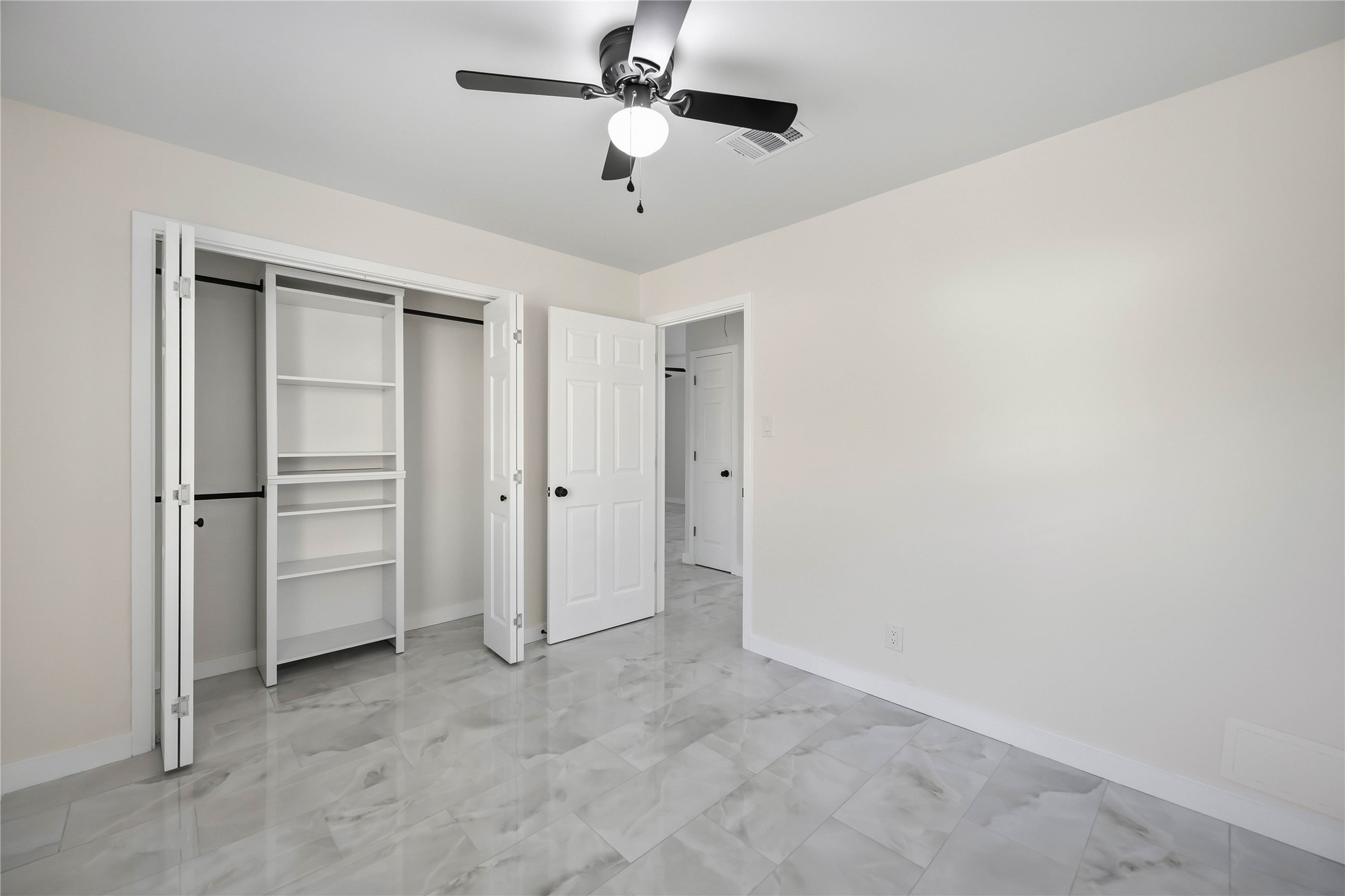 8411 Botany Lane Property Photo 11