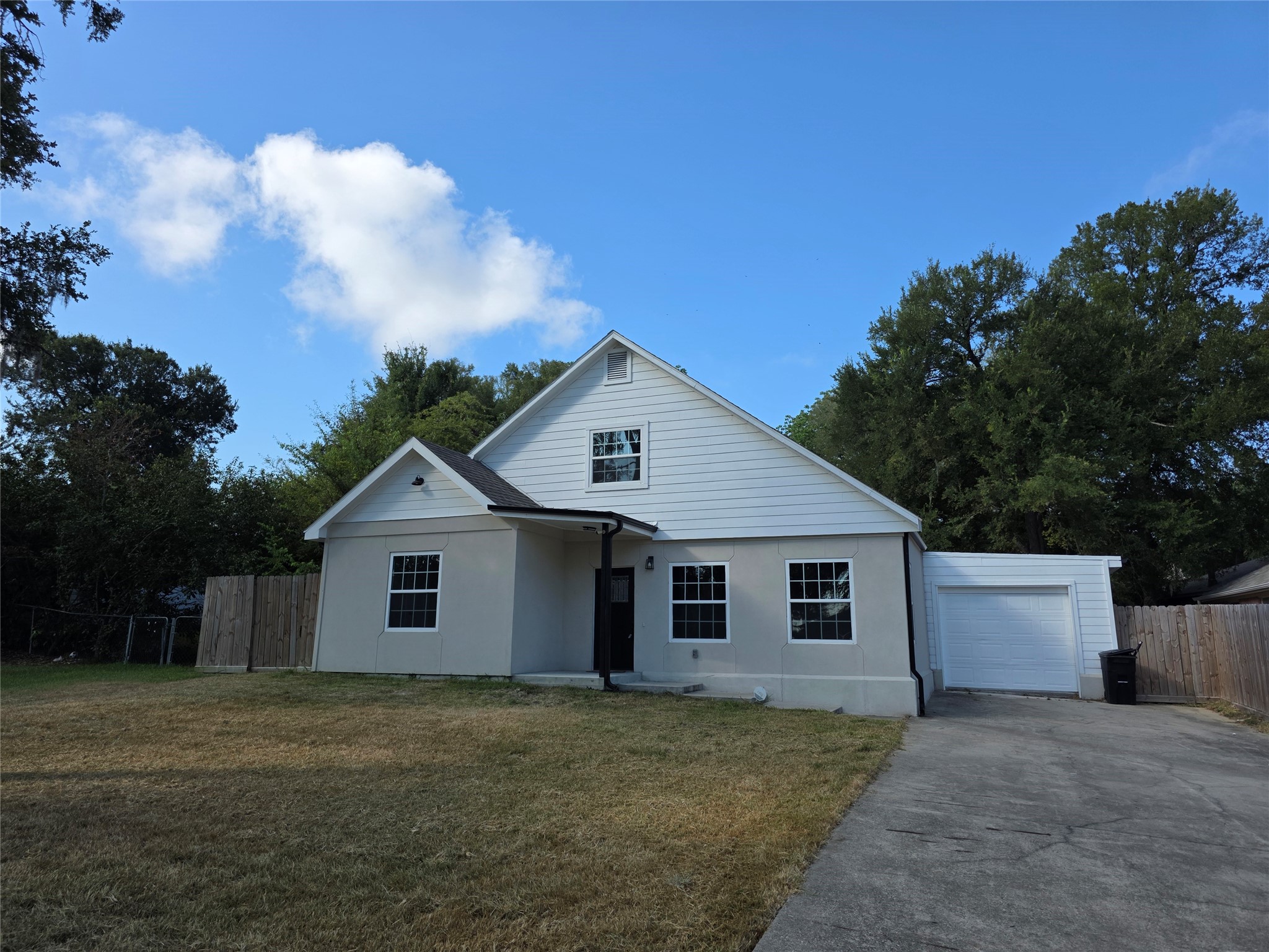 10731 Hillside Drive Property Photo 1