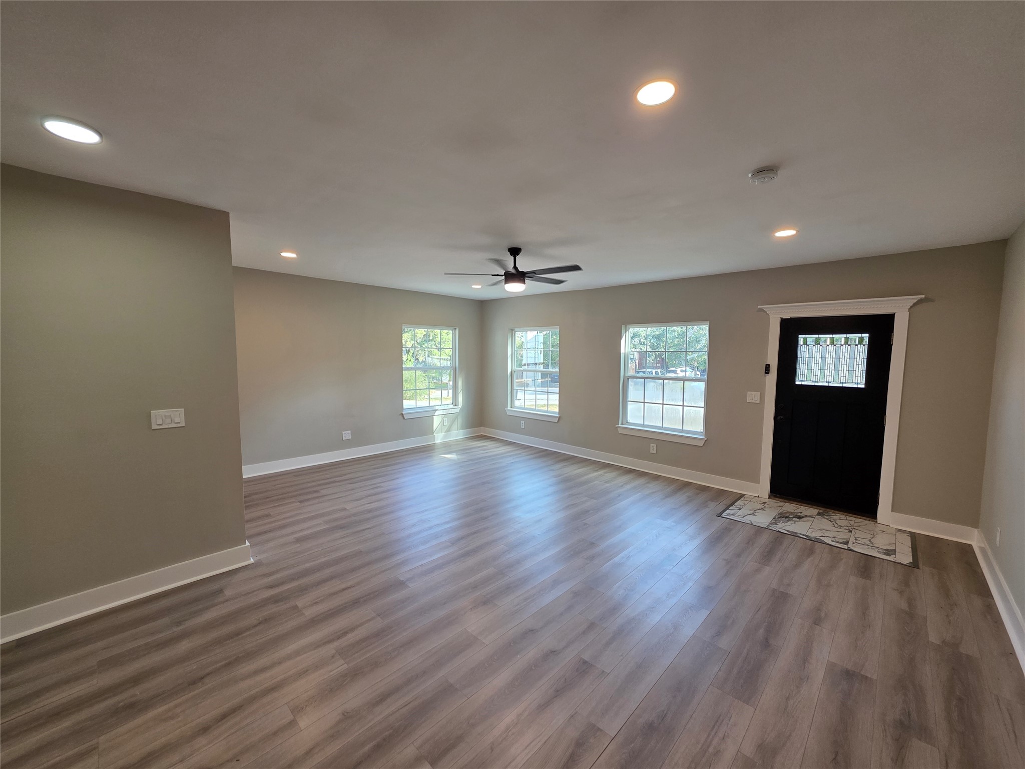10731 Hillside Drive Property Photo 4
