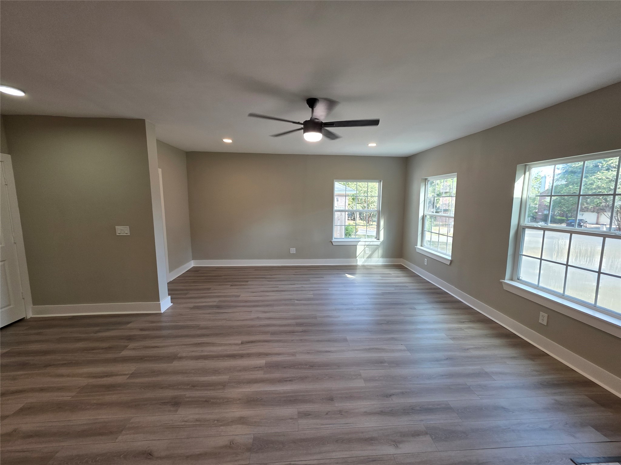 10731 Hillside Drive Property Photo 5