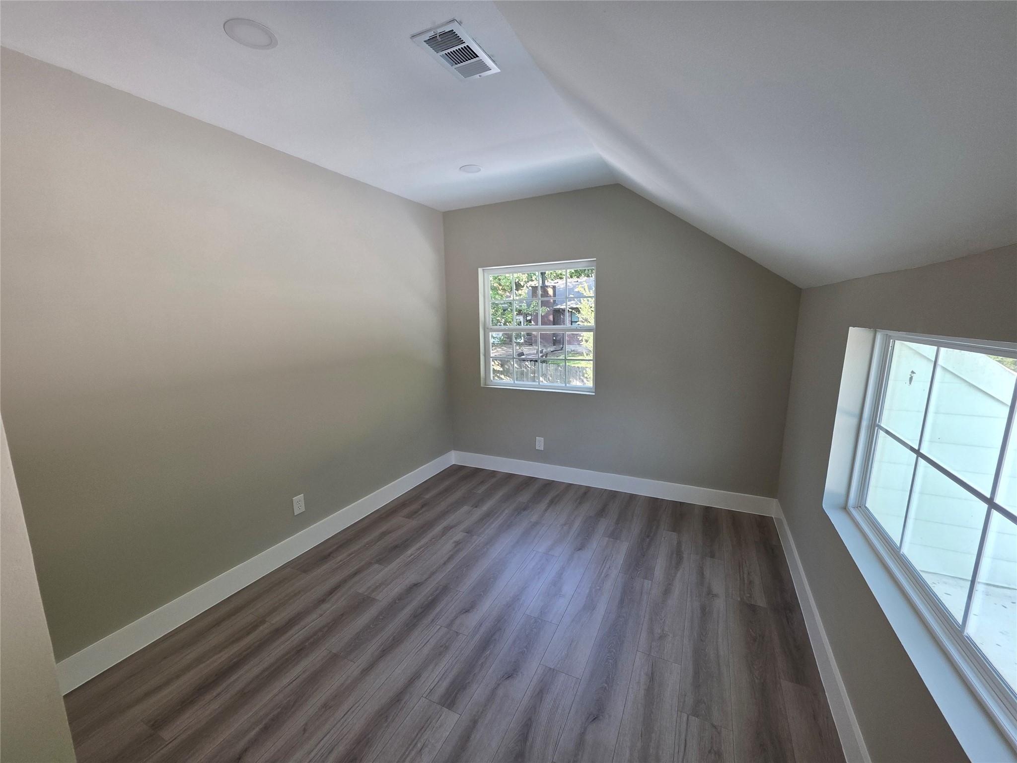 10731 Hillside Drive Property Photo 23