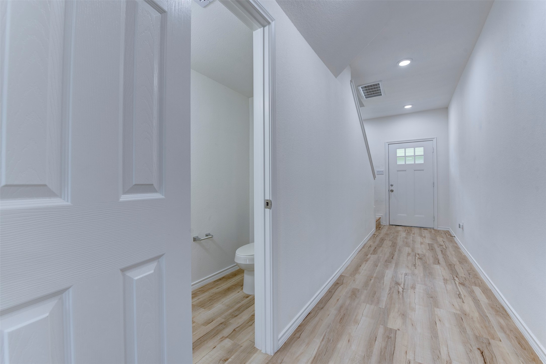 8202 Homewood Lane E Property Photo 4