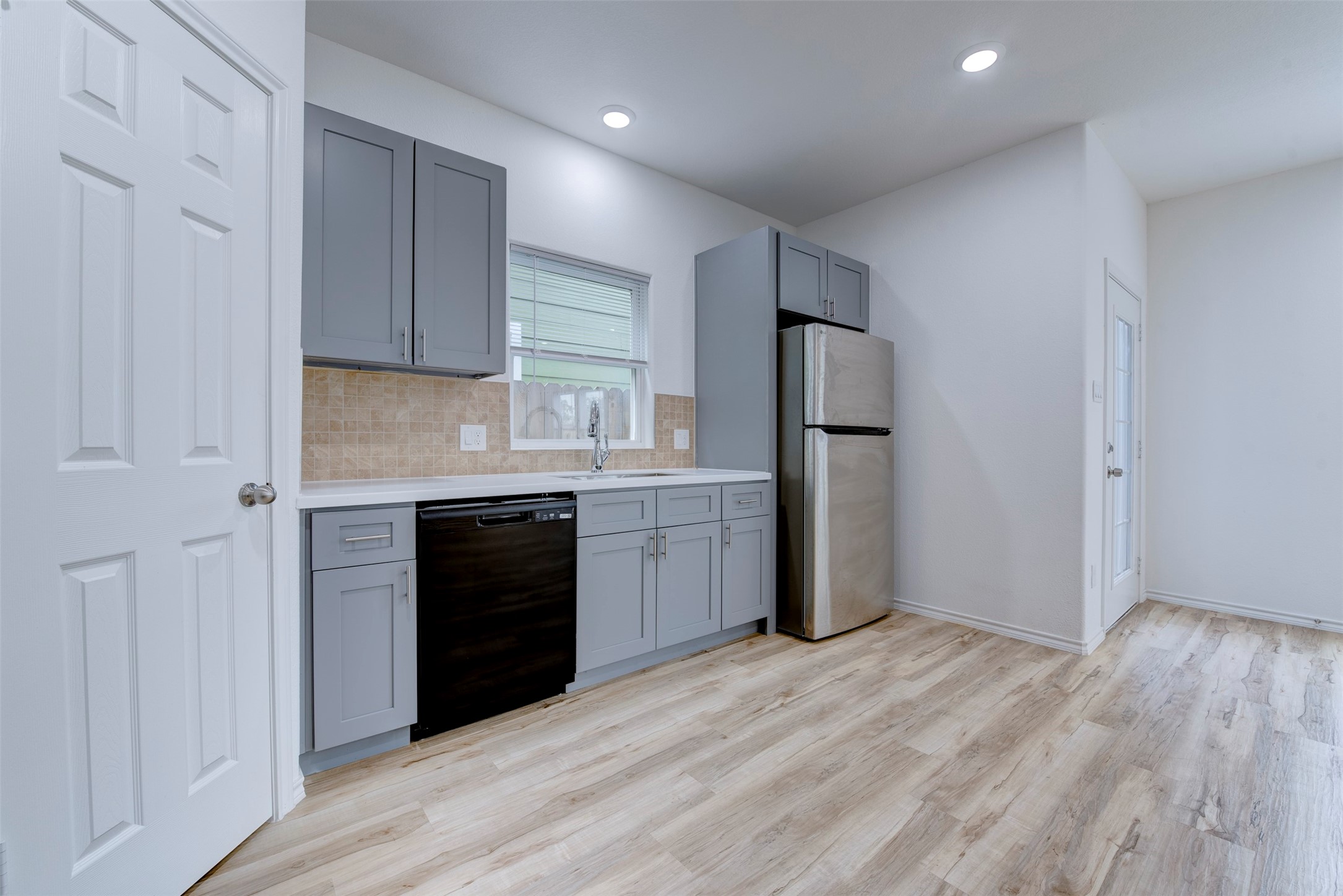 8202 Homewood Lane E Property Photo 16