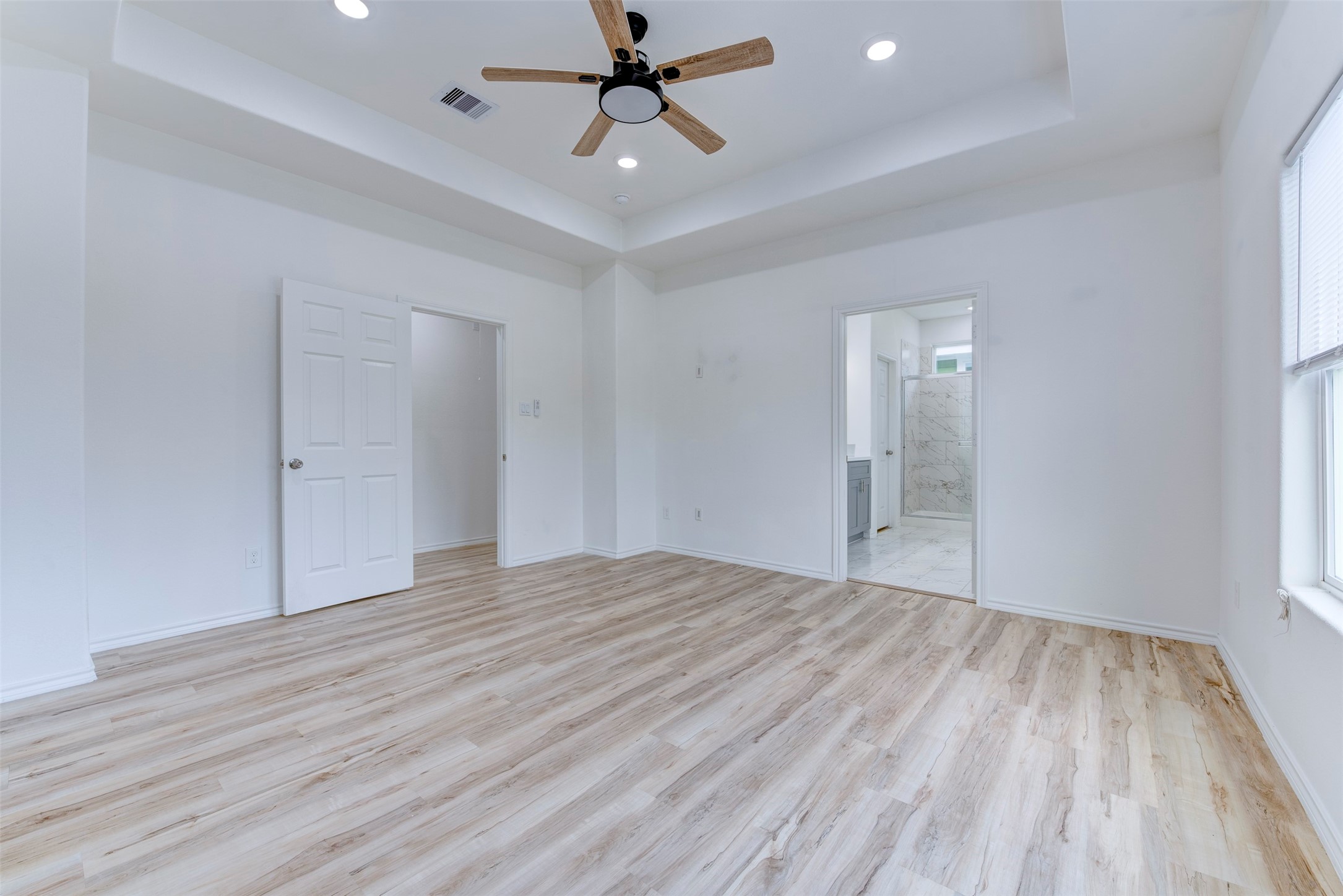 8202 Homewood Lane E Property Photo 21