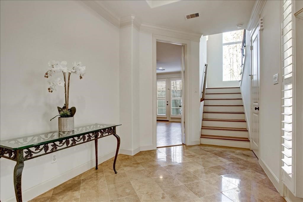 2318 Welch Street Property Photo 5