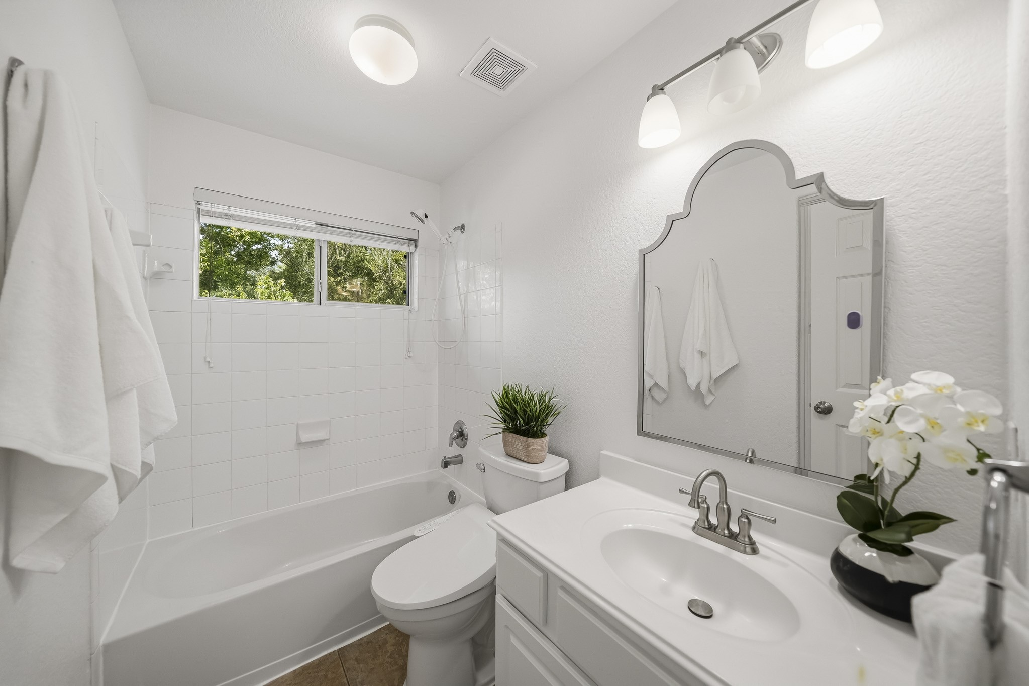8903 Silent Willow Lane Property Photo 34