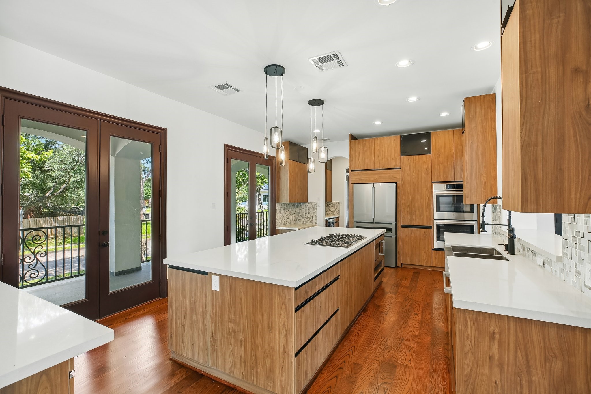 4839 Jason Street Property Photo 6