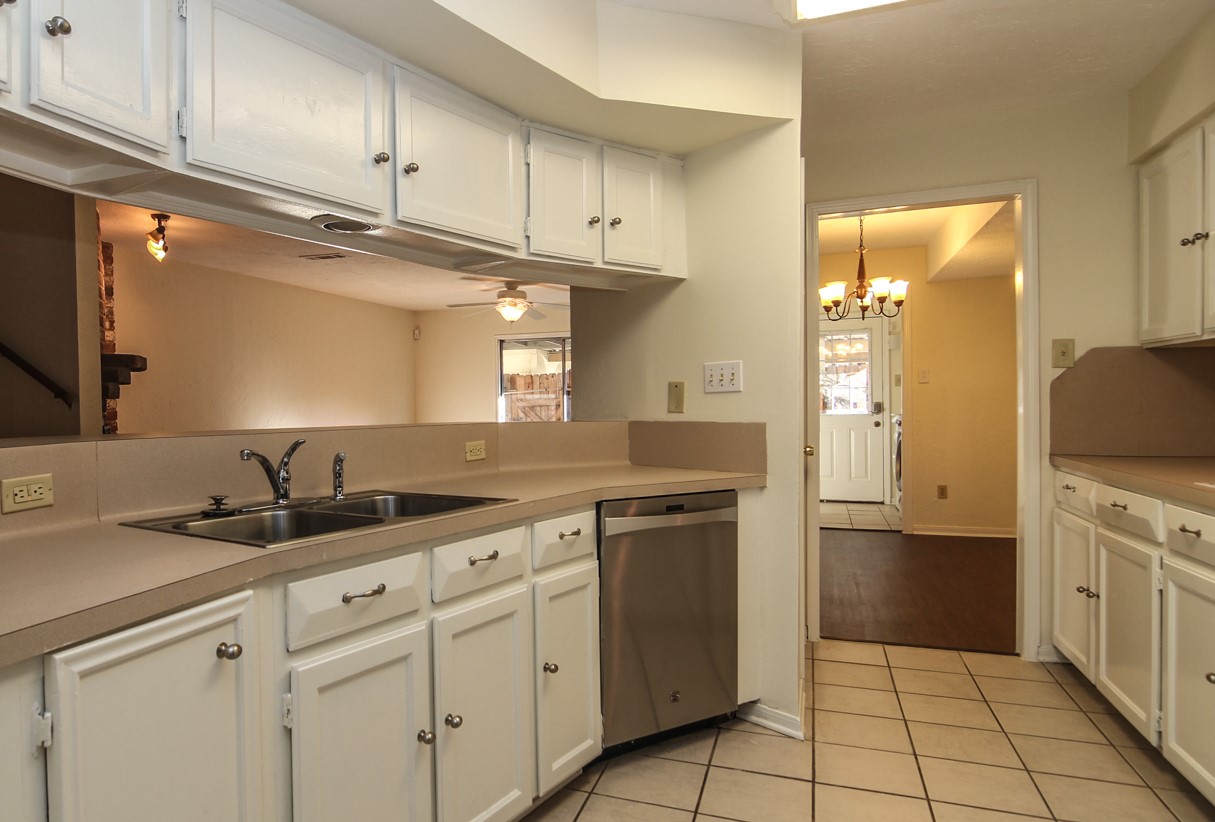 14209 Lost Meadow Lane Property Photo 6
