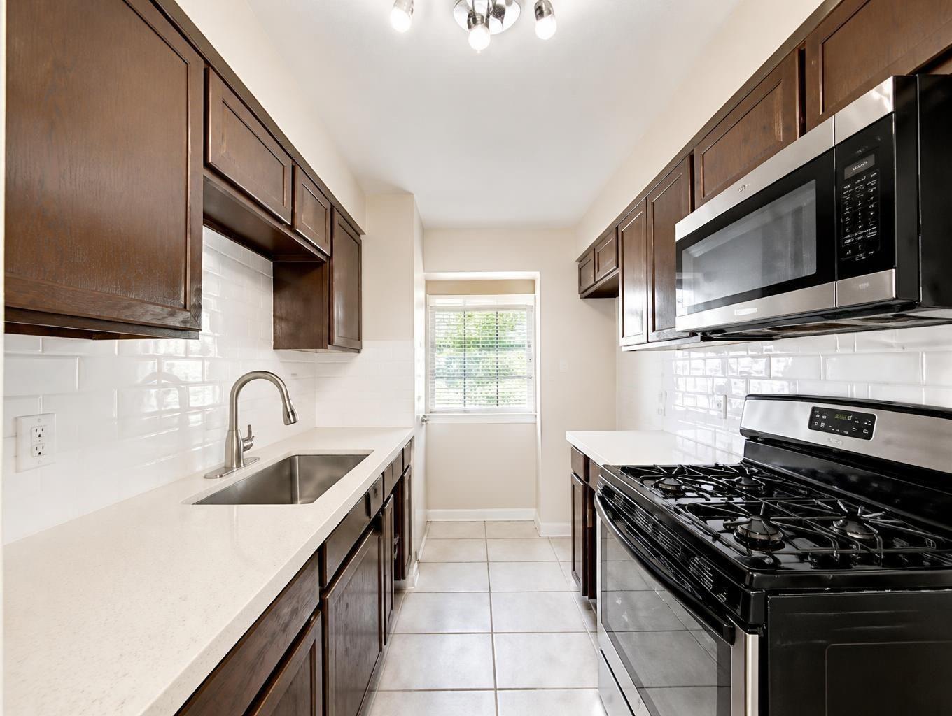 12610 S Coast Drive, Houston Tx 77047 Property Photo 9