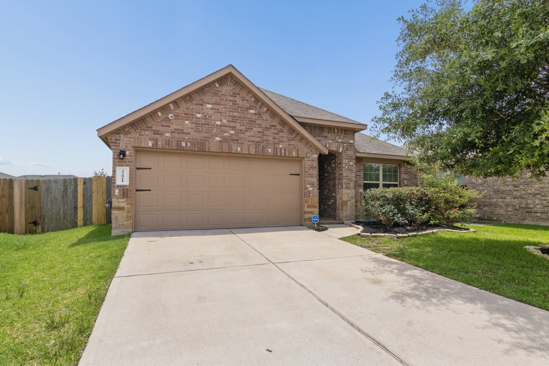 23811 Barca Rosa Lane Property Photo 1