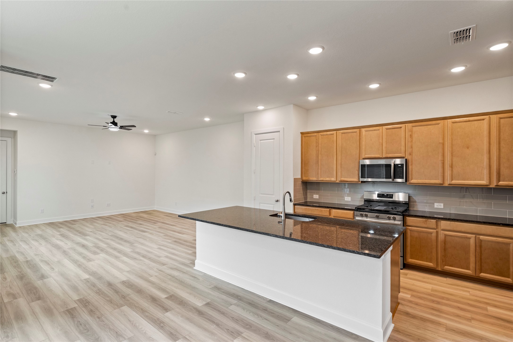 1511 Emma Lake Drive Property Photo 5