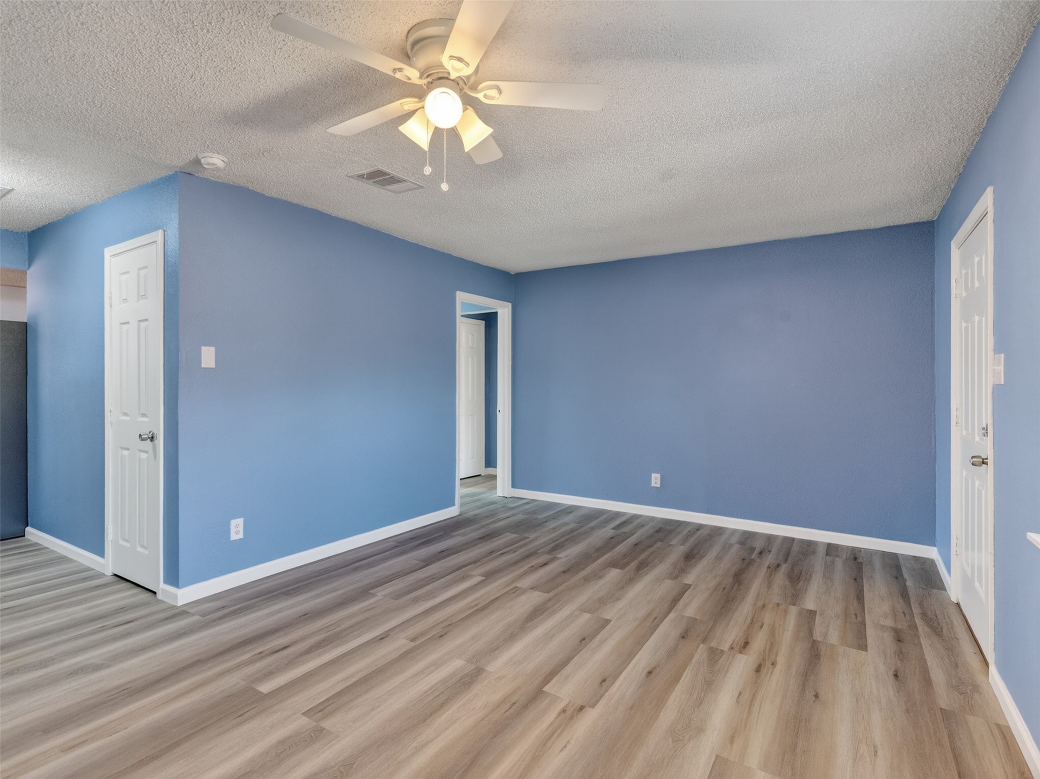 2613 Timber Drive Property Photo 3