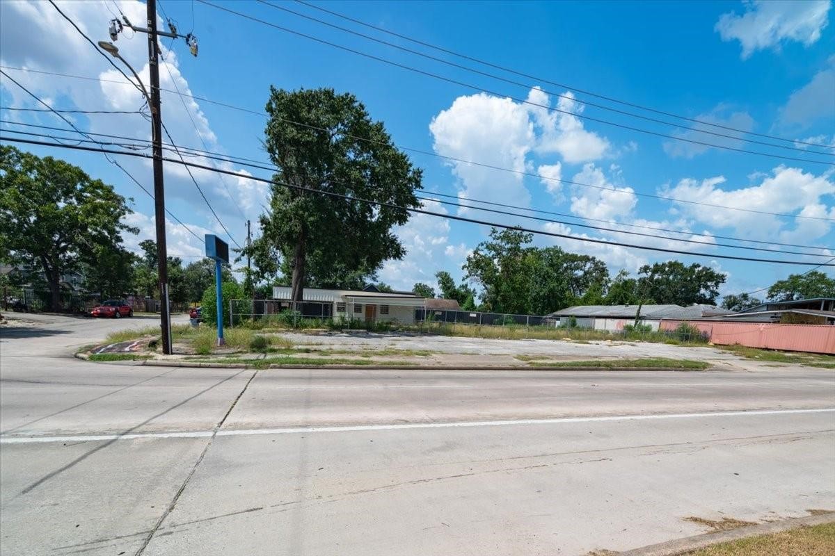 741 Mcdaniel Street Property Photo 4