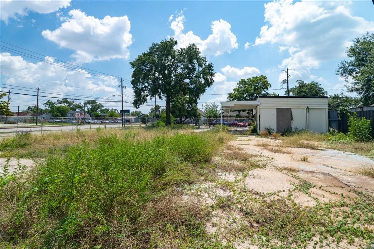 741 Mcdaniel Street Property Photo 7