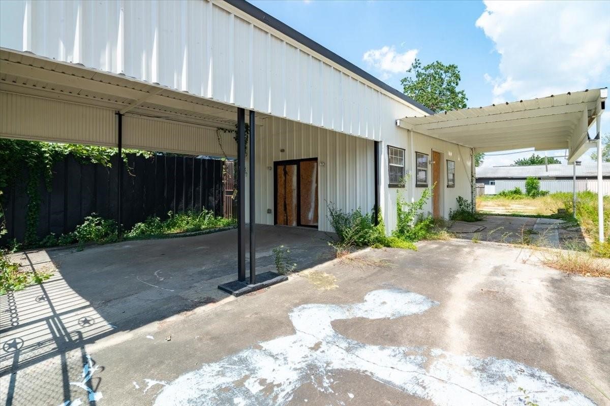 741 Mcdaniel Street Property Photo 9