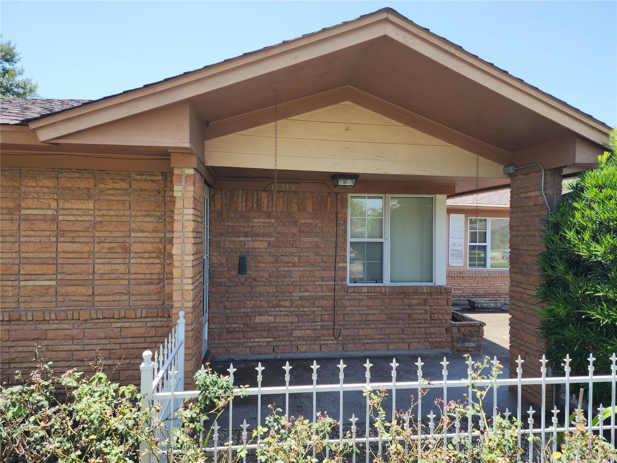 11319 Walk Drive Property Photo 3