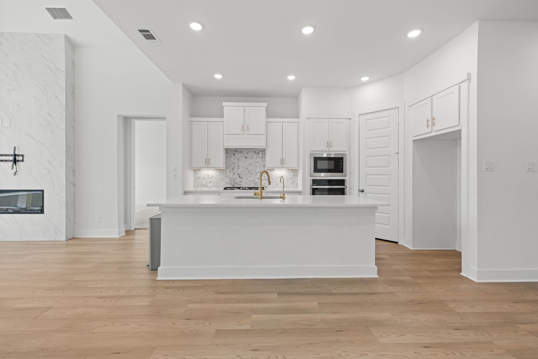 9211 Fury Landing Lane Property Photo 6