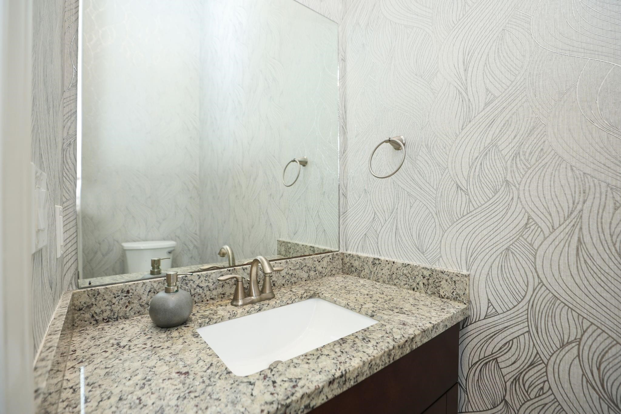 2212 Stuart Street Property Photo 7
