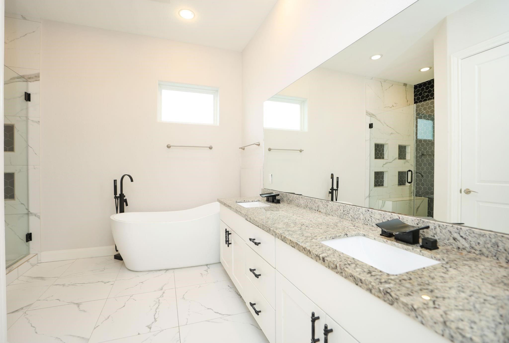 2212 Stuart Street Property Photo 9