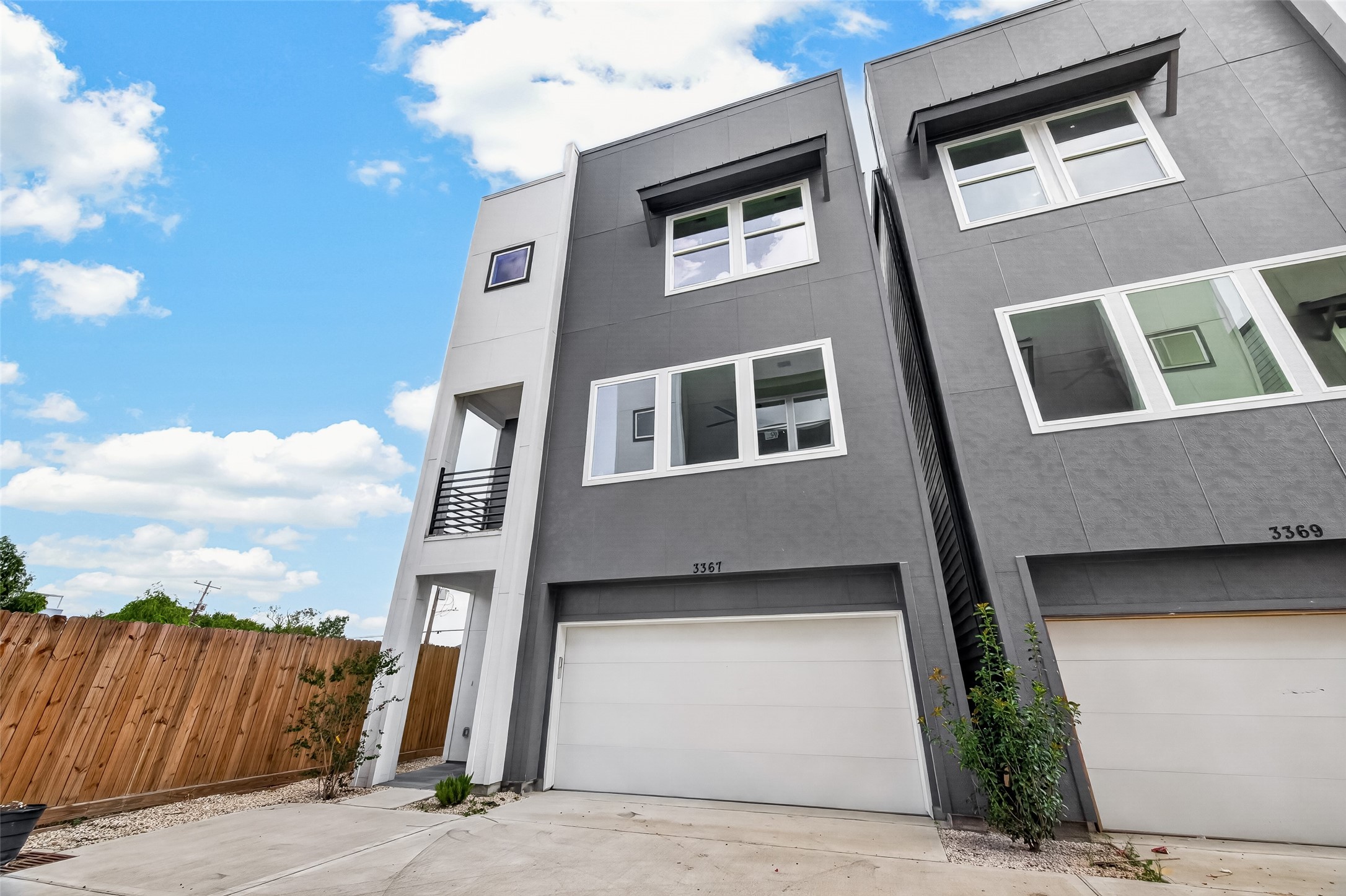 3367 Yellowstone Boulevard Property Photo 4