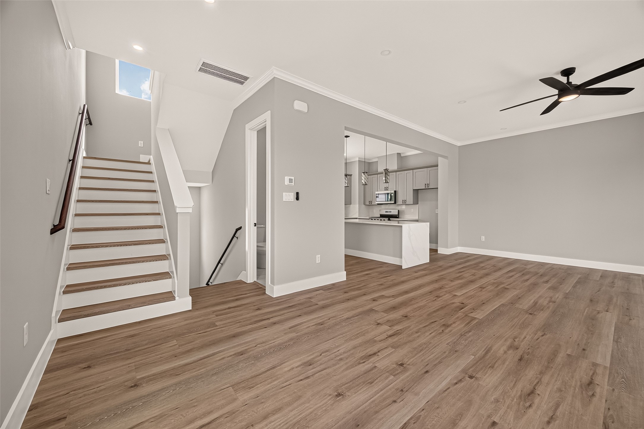 3367 Yellowstone Boulevard Property Photo 9