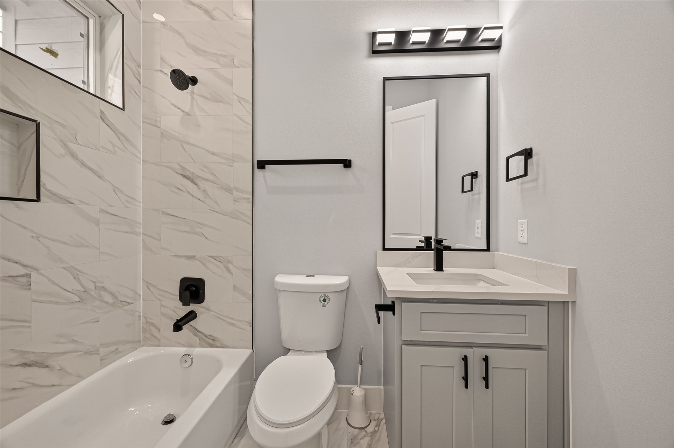 3367 Yellowstone Boulevard Property Photo 22