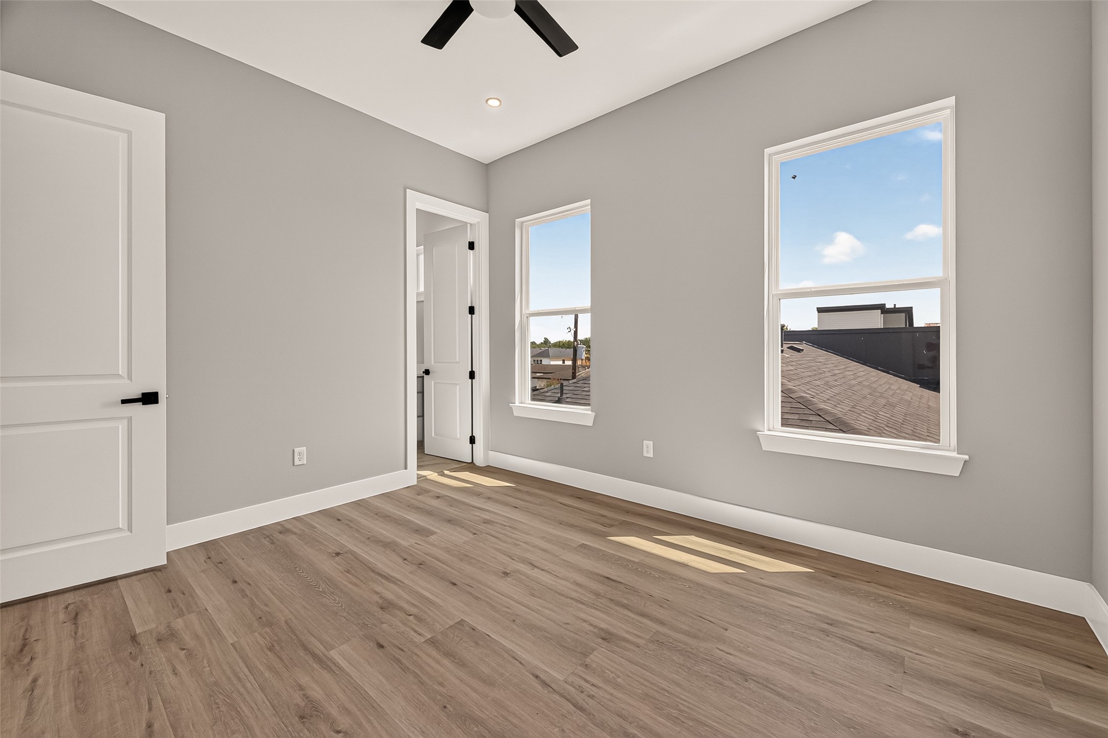 3367 Yellowstone Boulevard Property Photo 24